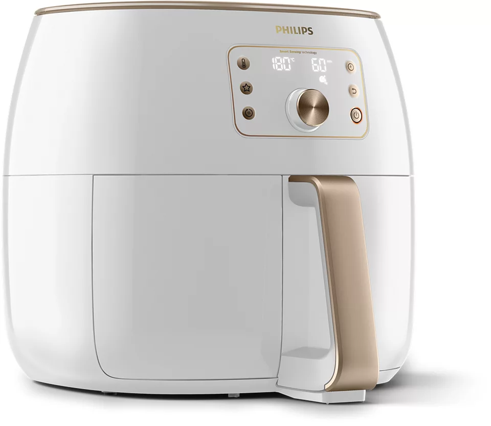 Fehér Philips Airfryer arany díszítésekkel. Digitális kijelző és arany fogantyú látható.