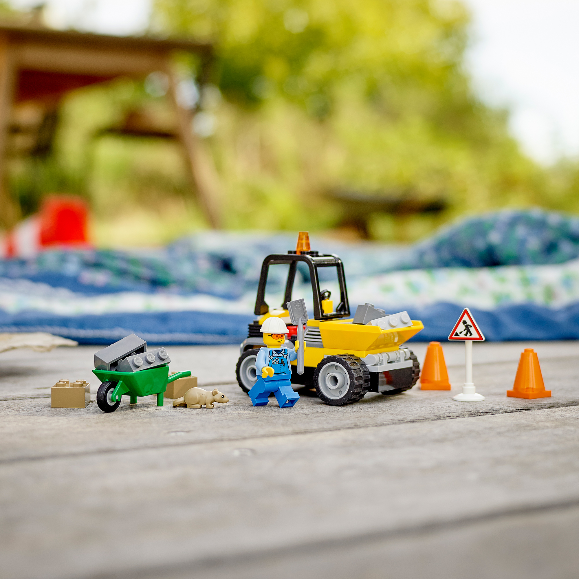 LEGO City 60284 Baustellen-LKW Bausatz, Mehrfarbig