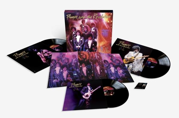 Több Prince-lemez és albumborító. A lemezek feketék, a borító lilás.