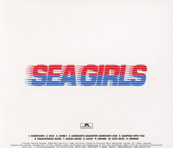 Albumhoes, Sea Girls bandnaam in rode en blauwe strepen, en de tracklist eronder.
