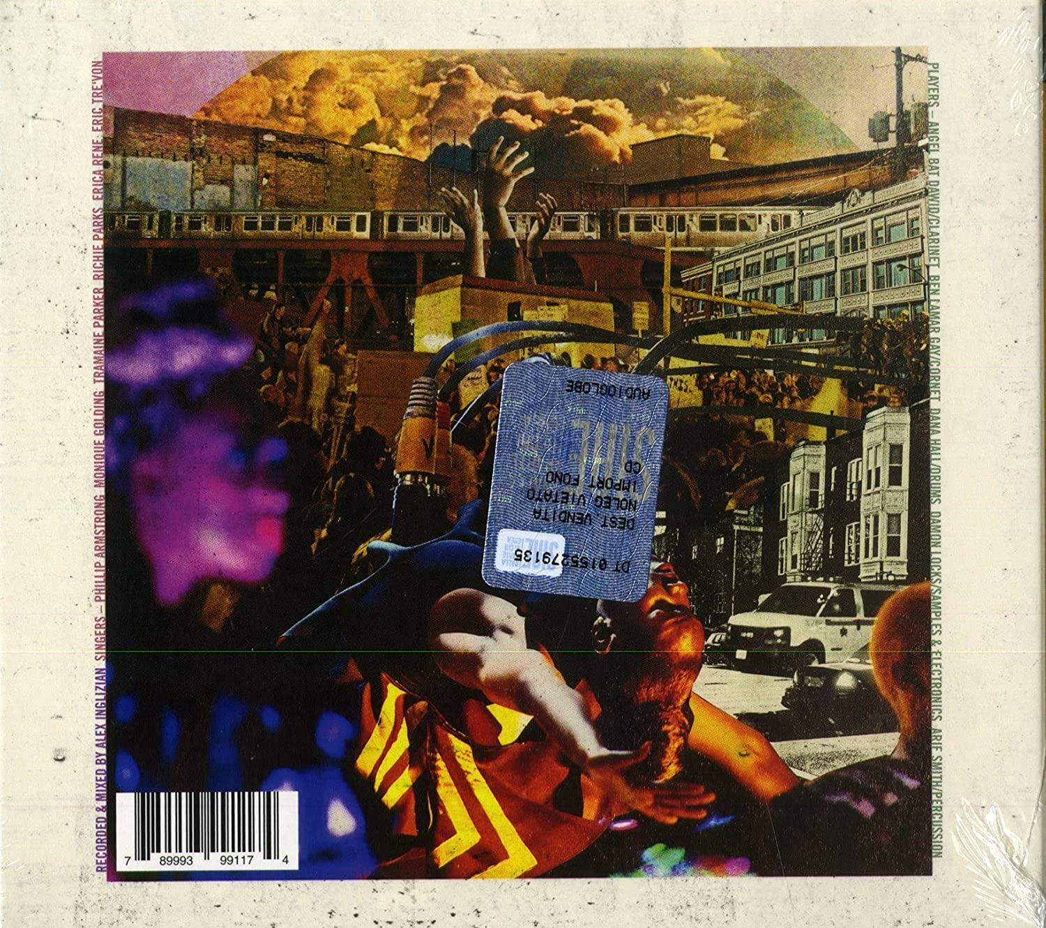 Albumcover mit abstrakter Collage. Gesichter, Gebäude und ein Importaufkleber. Dunkle, strukturierte Ästhetik.