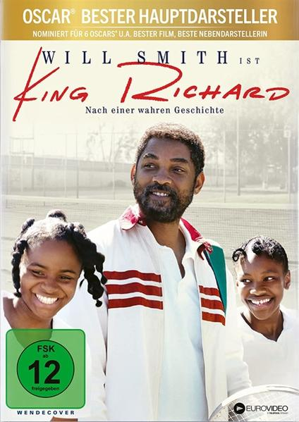 DVD-Cover: Will Smith mit zwei Mädchen. Titel: King Richard. Tennisplatz im Hintergrund. Grüne und weiße Farben.