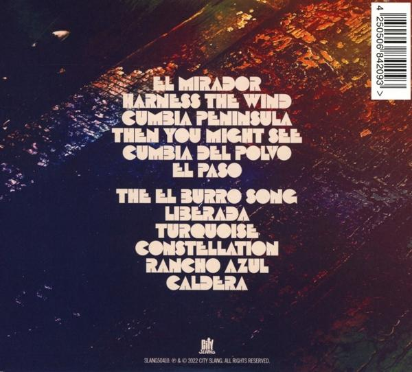 Rückseite eines Albums mit Titeln. Text auf dunklem Hintergrund mit Farbe.