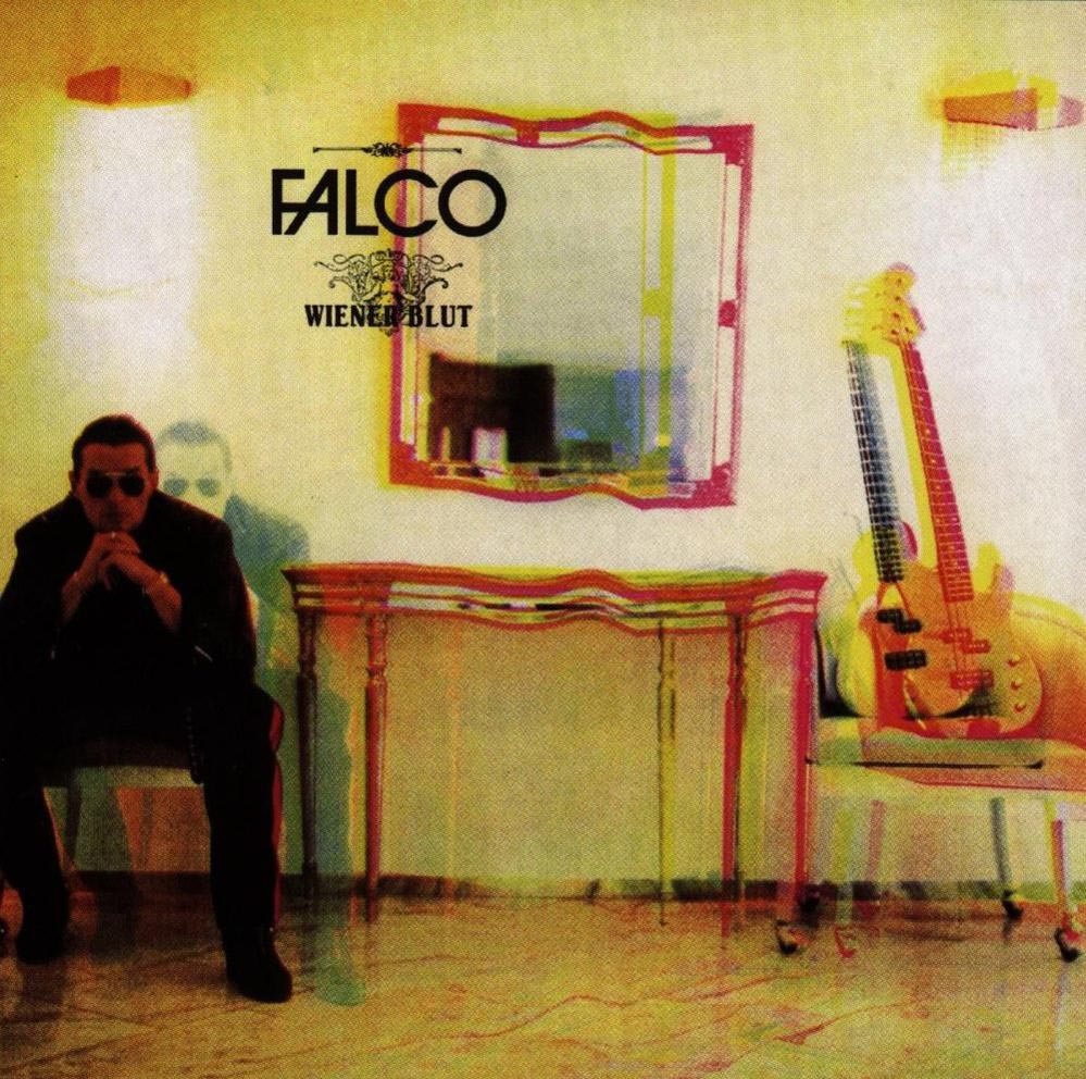 Albumcover: Falco 'Wiener Blut', mit Mann, Spiegel und Gitarre.