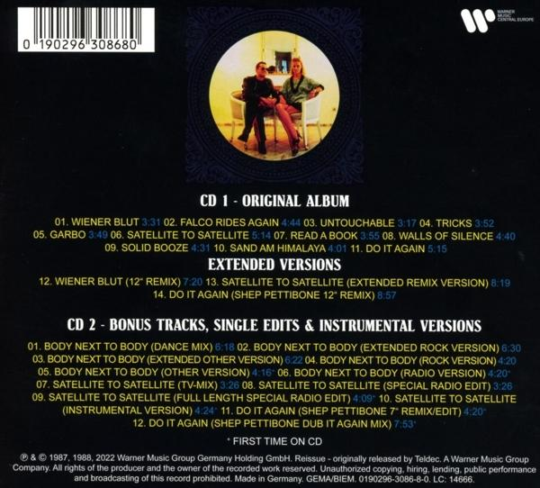 CD-Hülle Rückseite mit Album-Trackliste und Künstlerbild. Schwarzer Hintergrund mit Text.