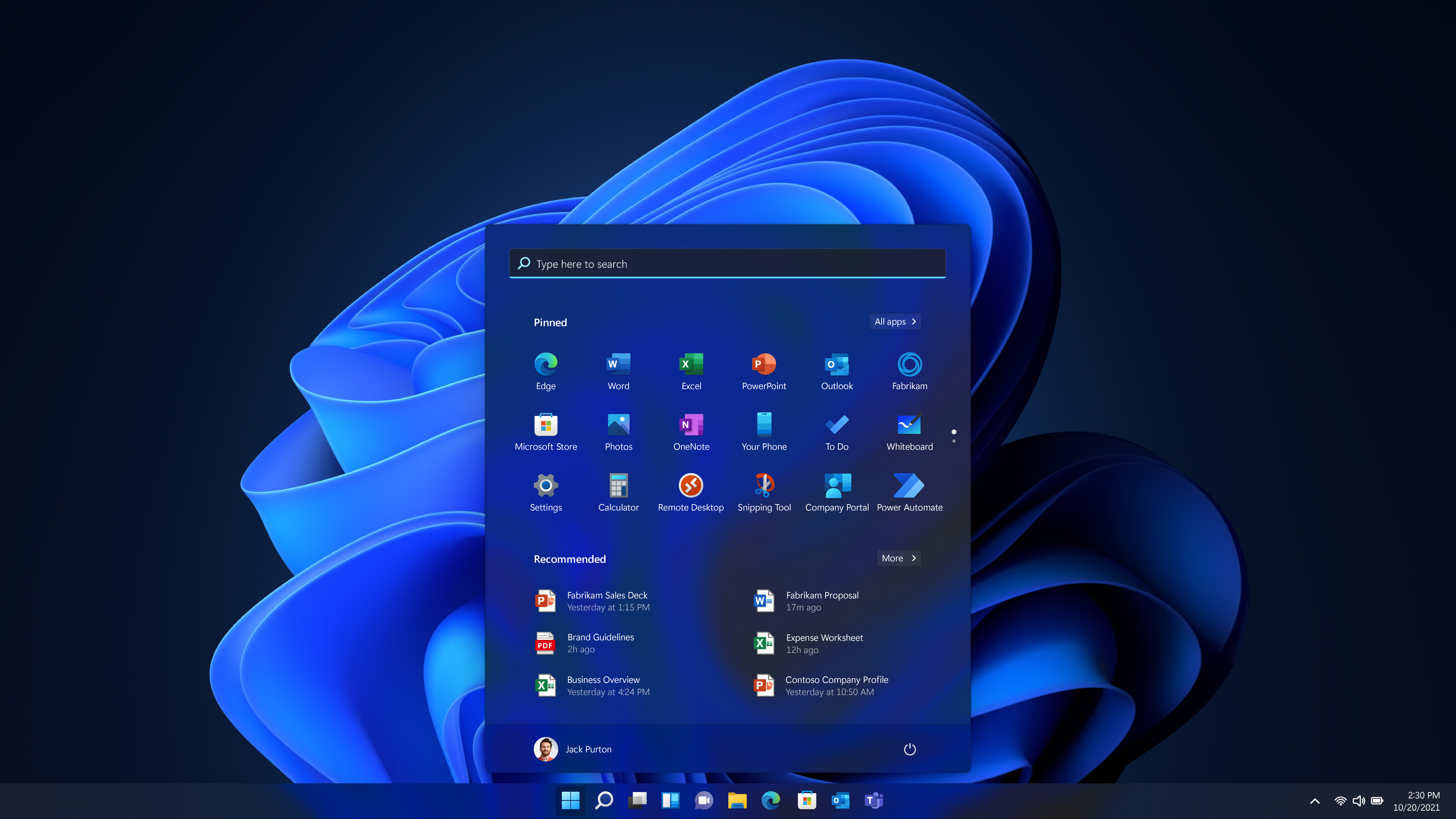 Windows 11 Desktop mit geöffnetem Startmenü. Blauer Hintergrund, App-Symbole sichtbar.