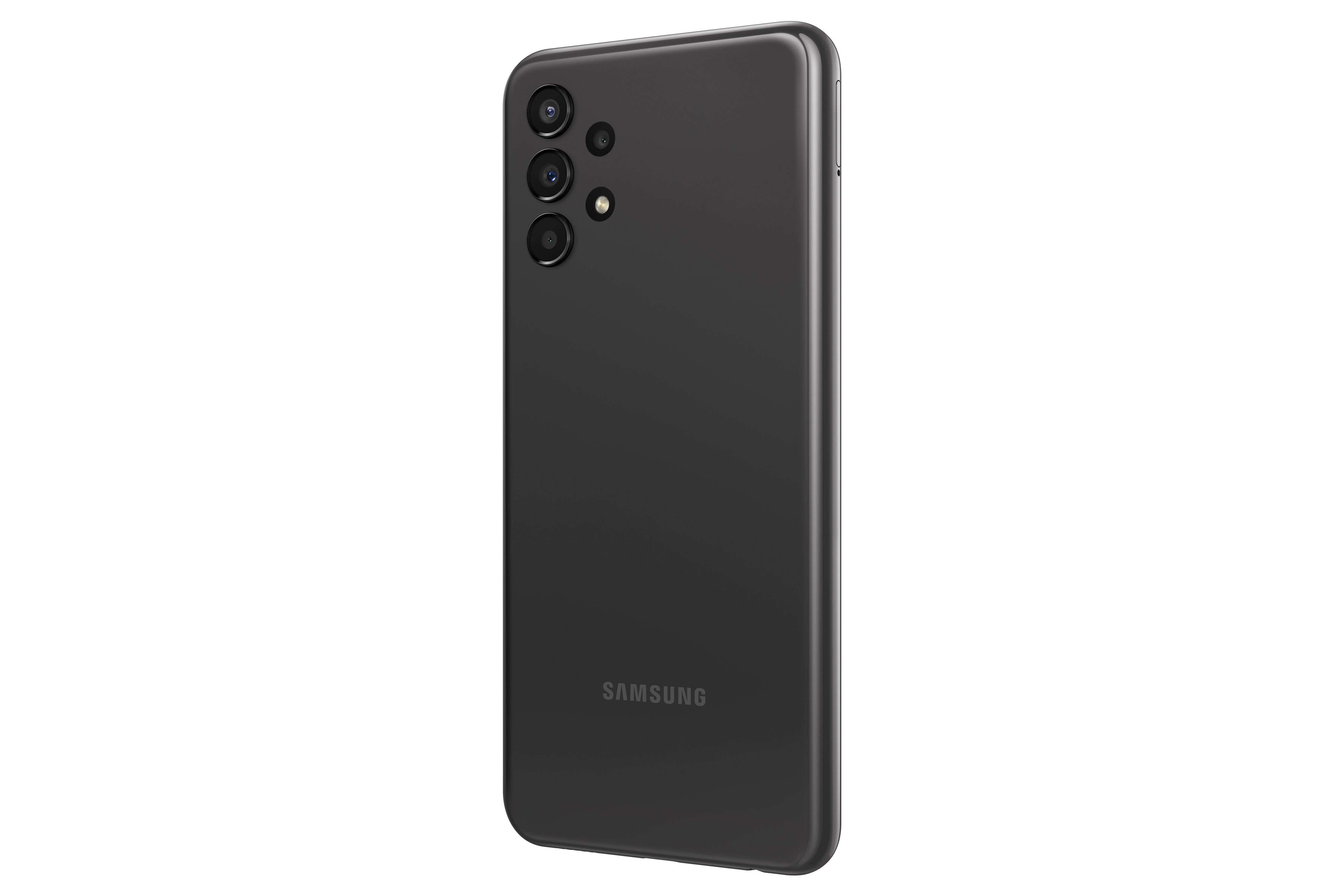 Üç kameralı siyah bir telefon, arkasında Samsung logosu görülebilir.
