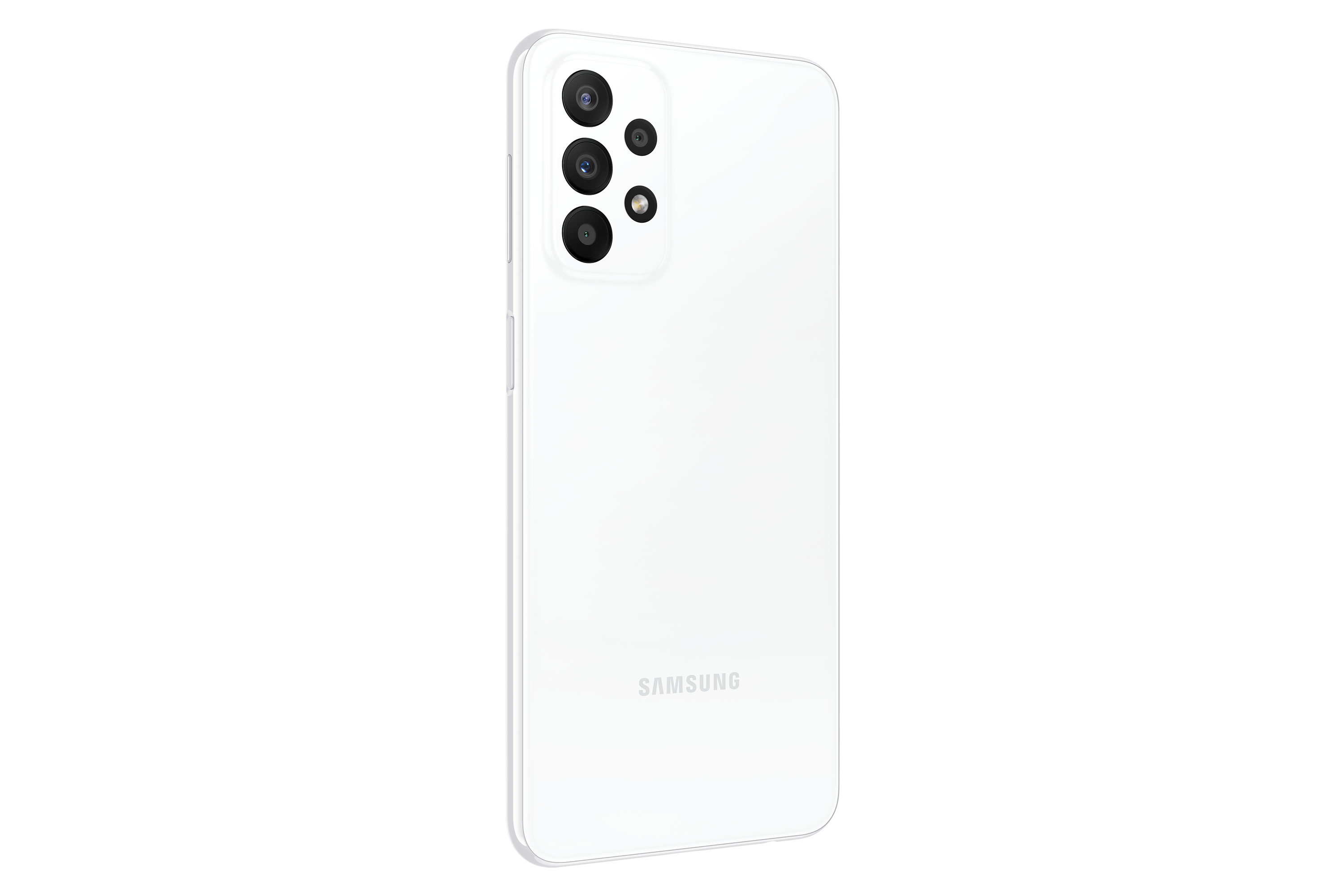 Beyaz Samsung telefon, üç arka kamerayla. Samsung logosu altta görülebilir.
