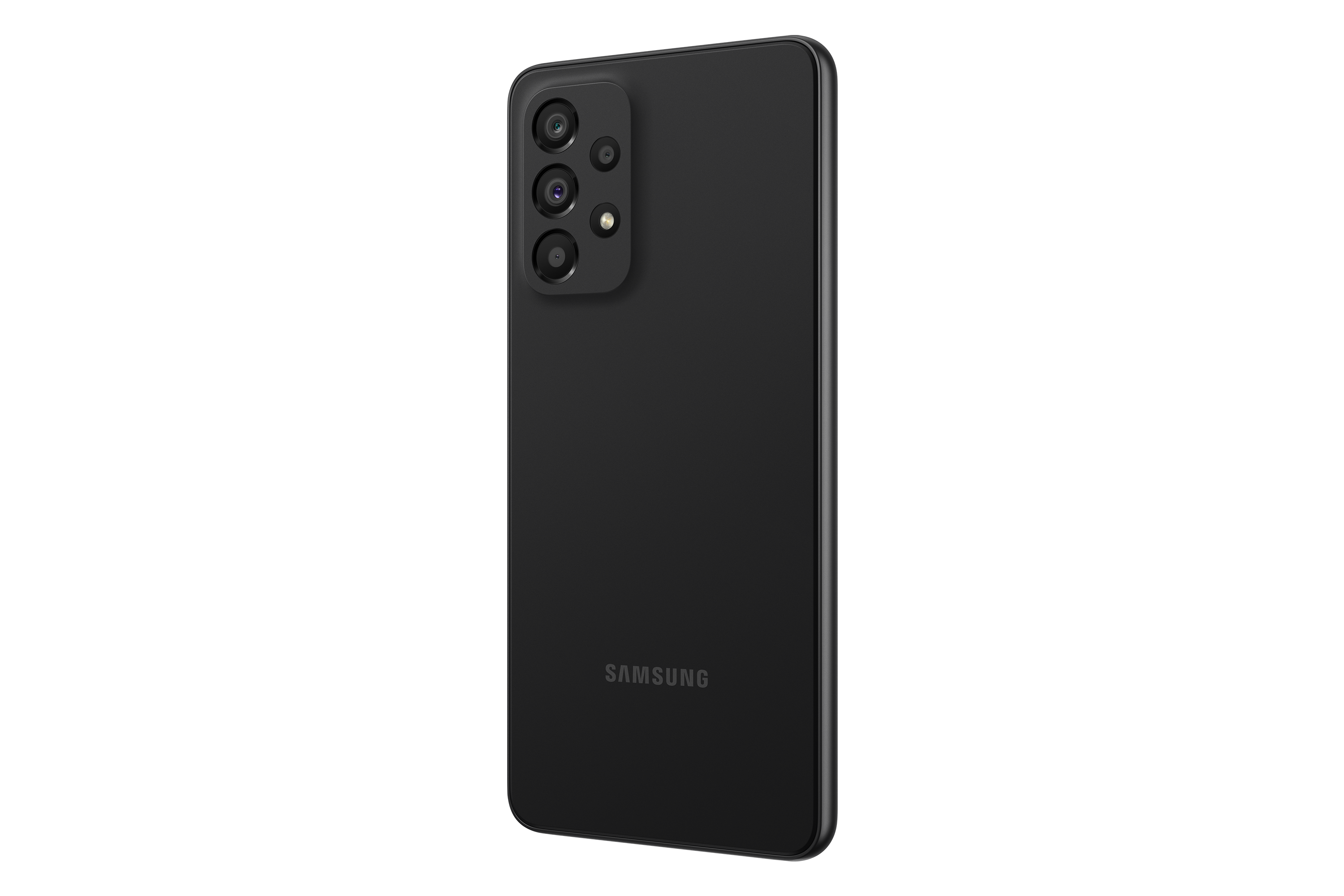 Siyah arka planda üçlü kamera kurulumuna sahip siyah Samsung akıllı telefon.