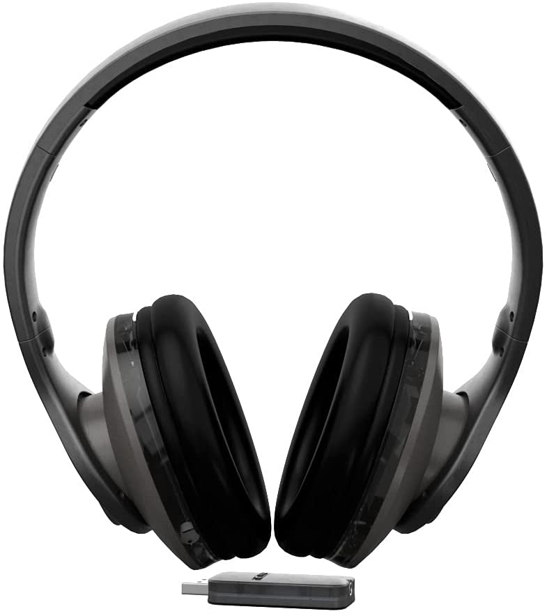 Casque noir avec adaptateur USB, sur fond blanc.