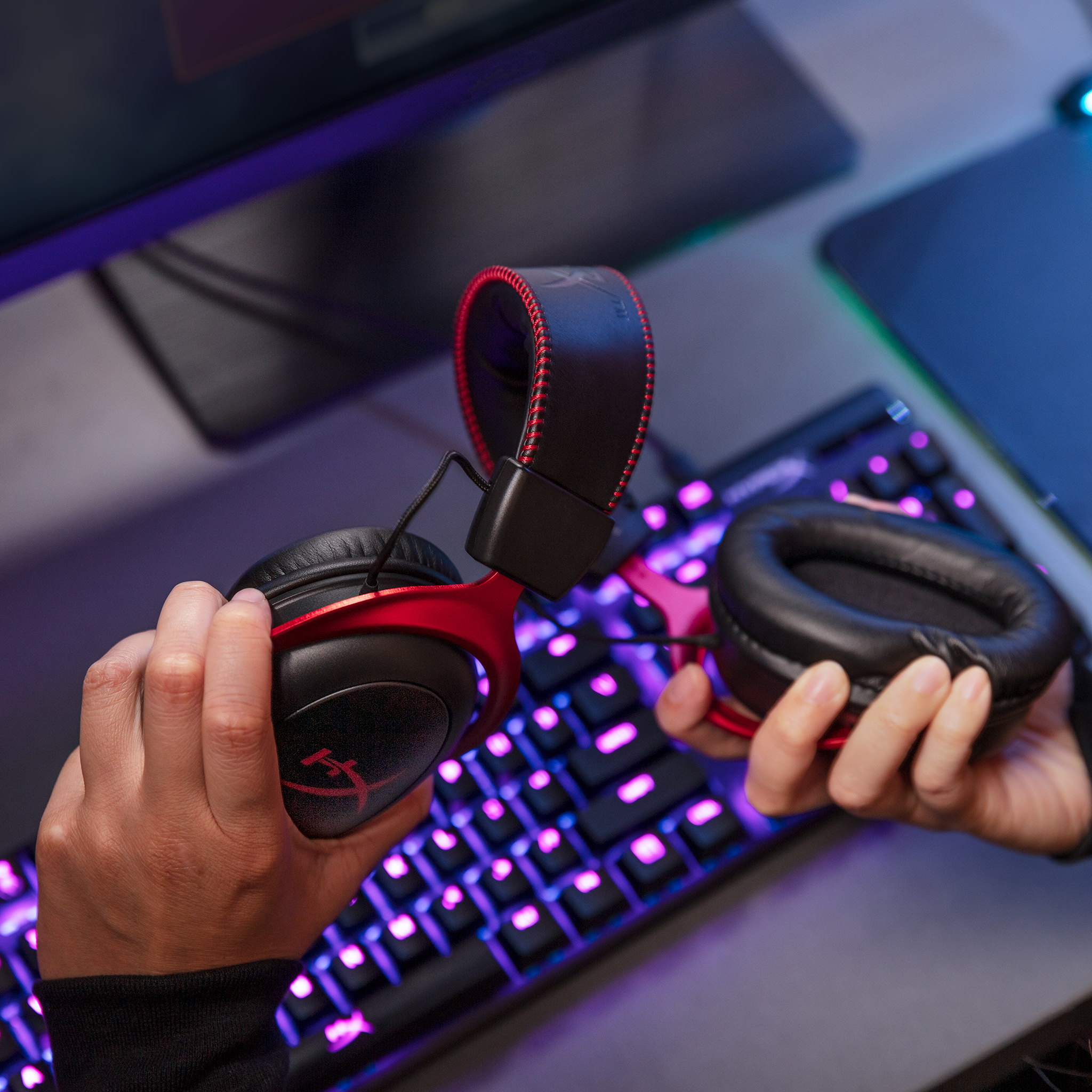 HYPERX Casque gamer sans fil Cloud II Wireless Black/Red (4P5M0AA)
