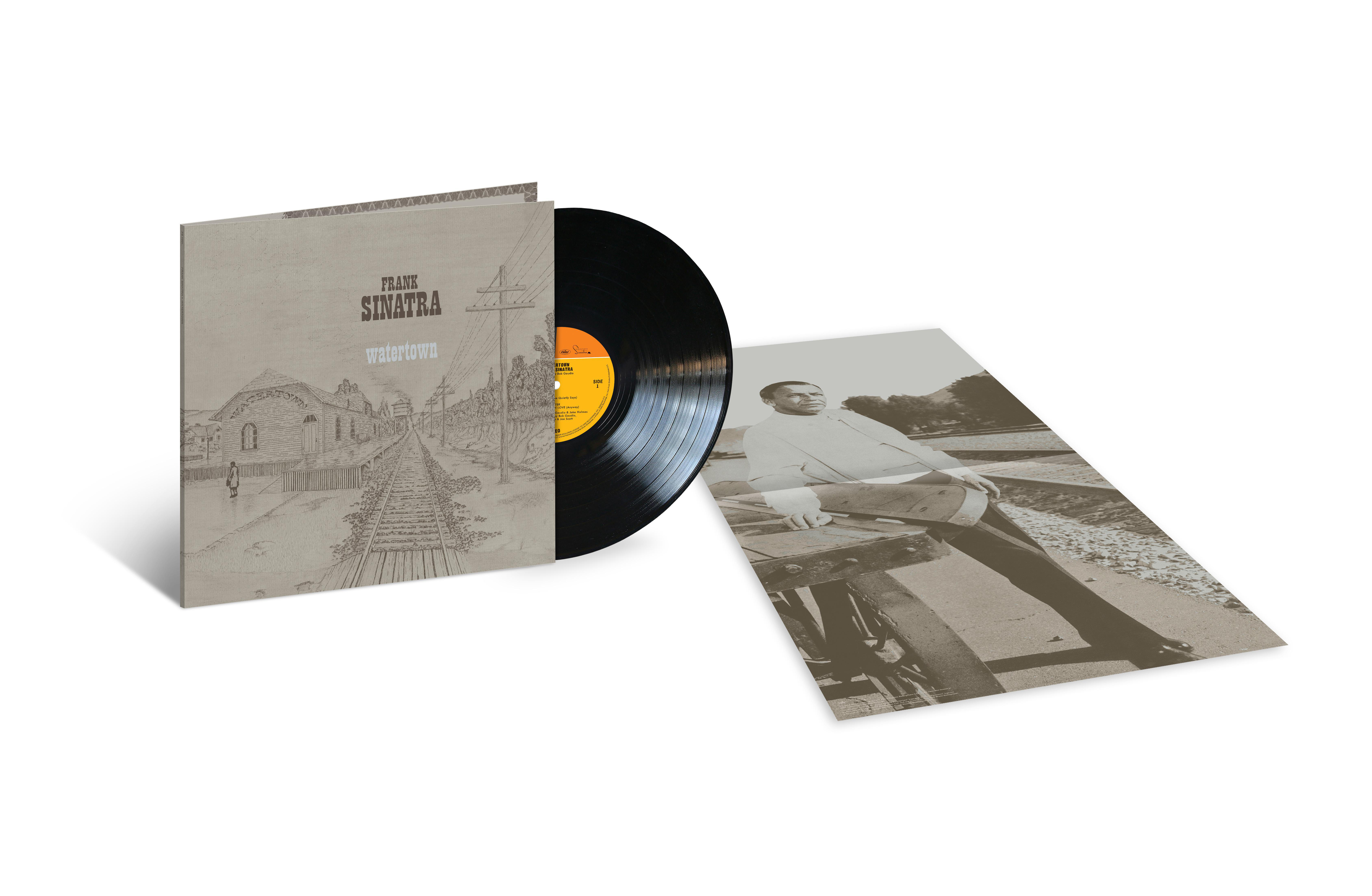 Frank Sinatras 'Watertown'-Albumcover und Schallplatte. Bild von Sinatra auf dem Cover und der Innenhülle.