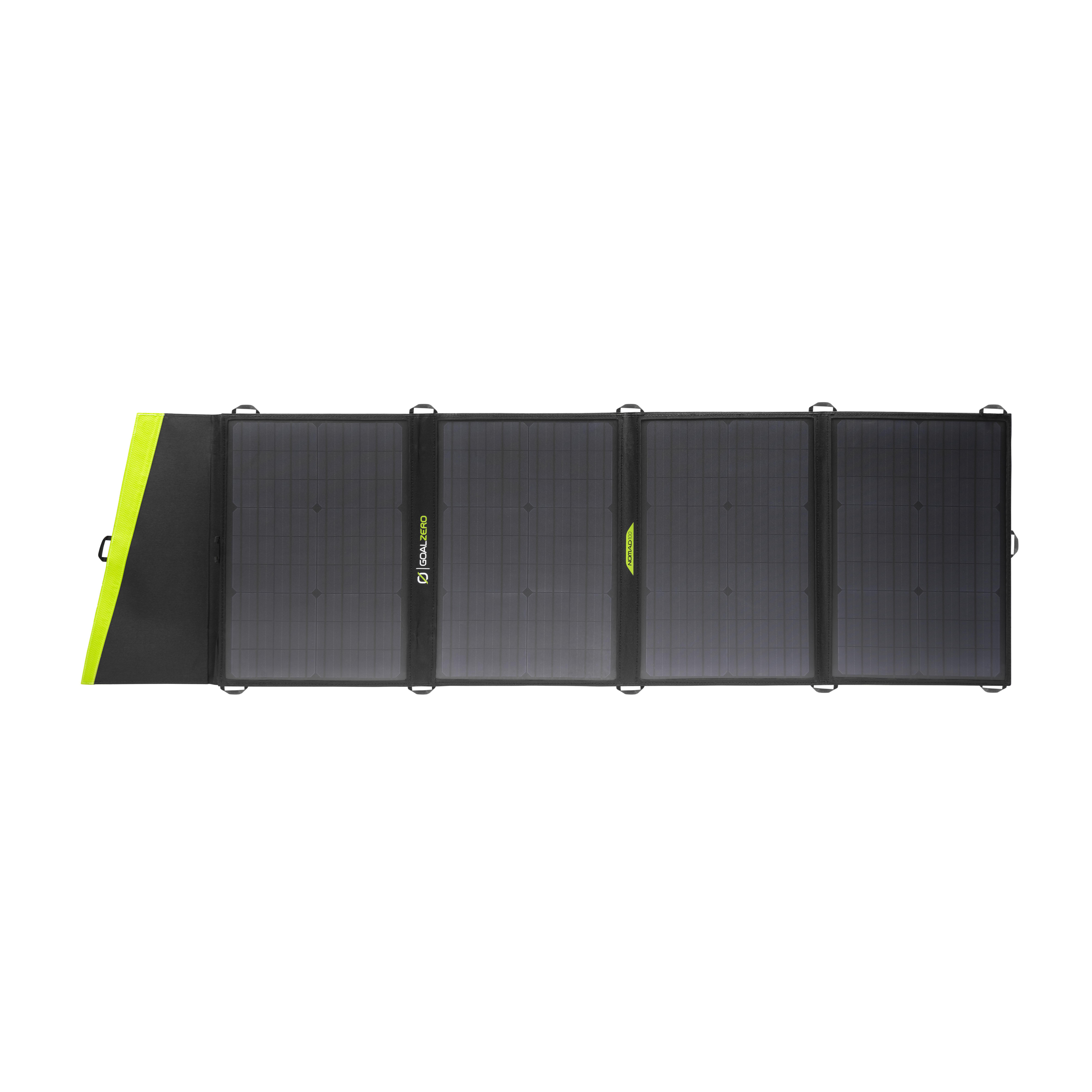 Eine schwarz-grüne Solarpanelmatte, ausgebreitet auf weißem Hintergrund.