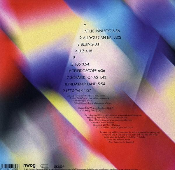 Rückseite eines Musikalbums. Text, der Songs und Credits auf Englisch auflistet. Bunter Hintergrund.
