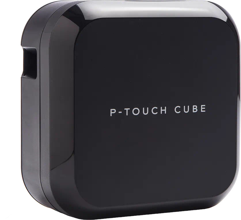 Een zwarte P-Touch Cube labelmaker, een vierkant apparaat met afgeronde randen, witte tekst.