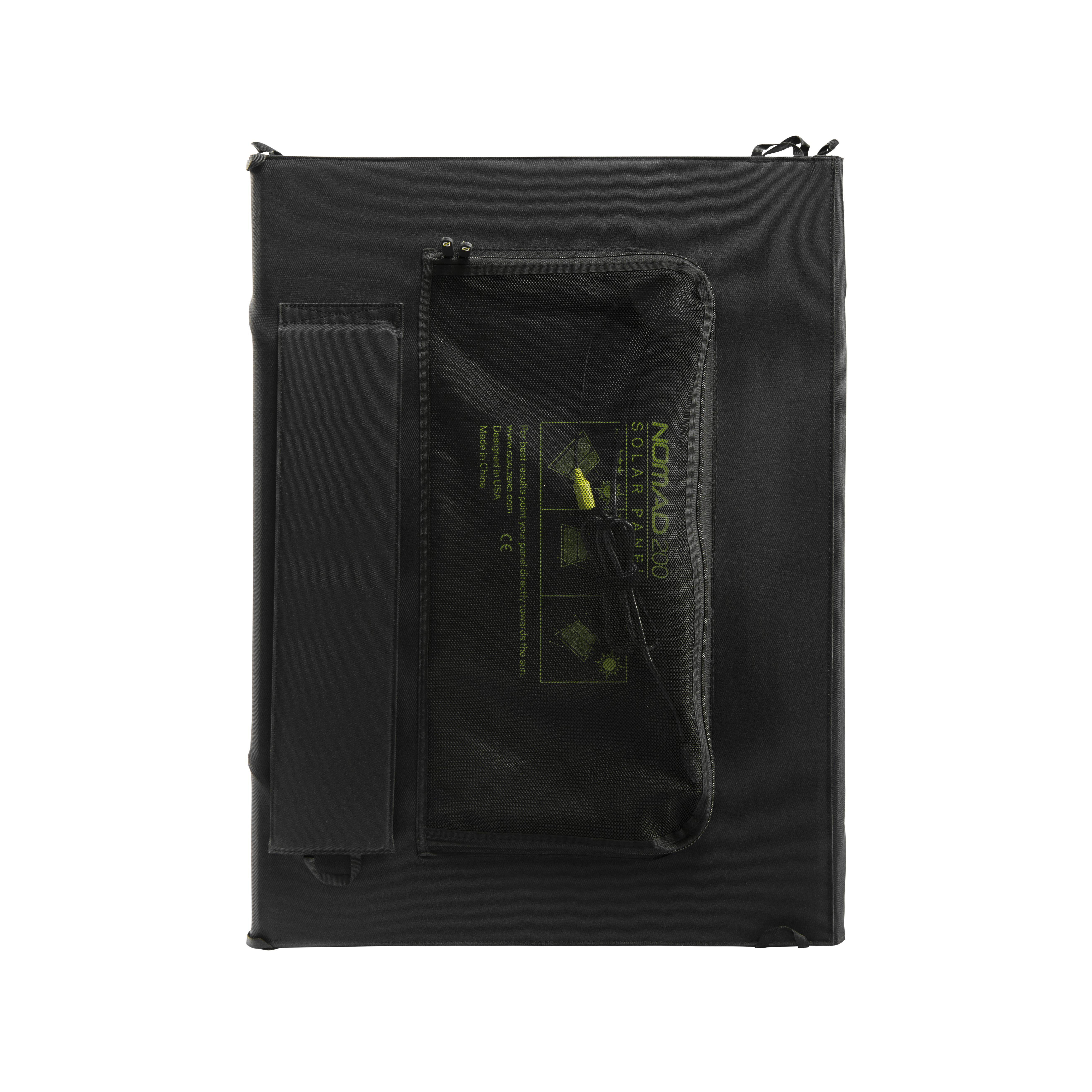 Ein schwarzes Solarpanel mit einer schwarzen Netztasche. Es hat einen schwarzen Griff.