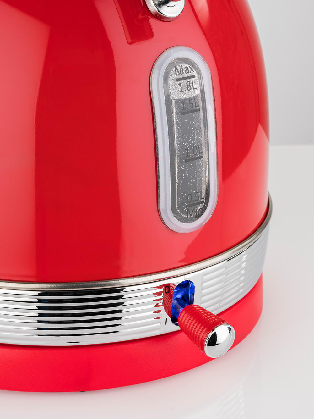 KORONA 20667 Retro Wasserkocher, Rot