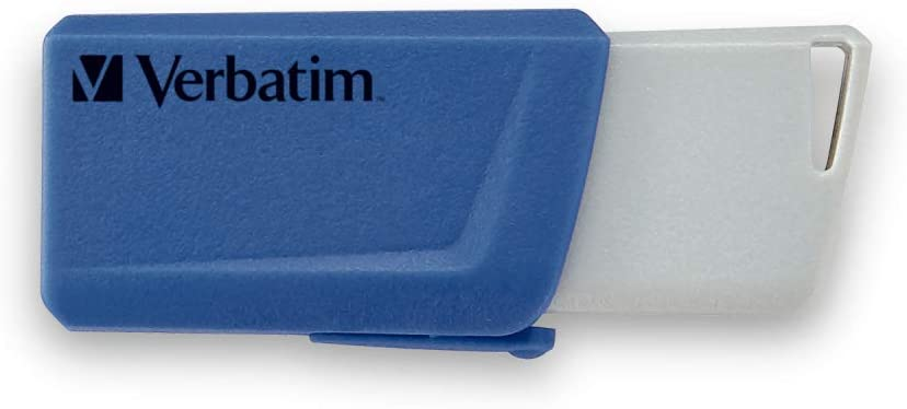 Blau-weißer Verbatim USB-Stick. Der Stick hat eine blaue Schiebeabdeckung und das Verbatim-Logo.