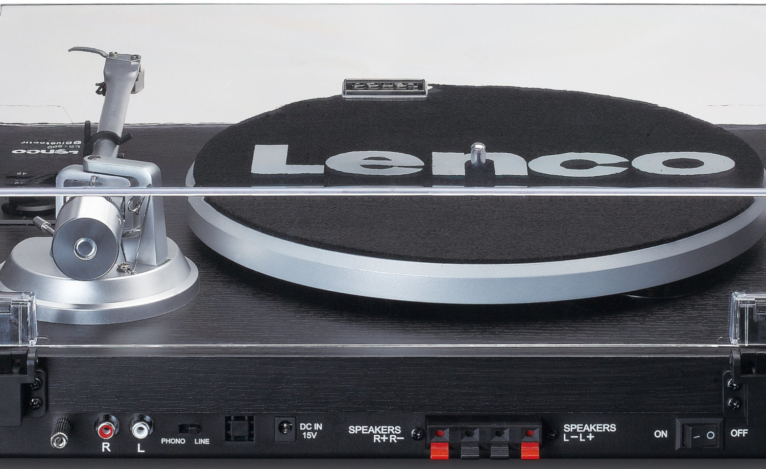 Gros plan d'une platine vinyle noire et argentée avec le logo Lenco et le panneau de commande.