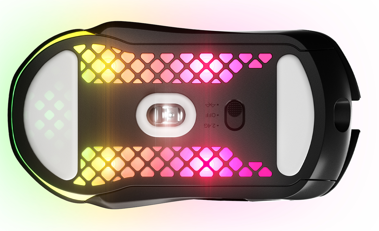 Onderkant van gamingmuis. Witte pads en een kleurrijk RGB-lichtontwerp.