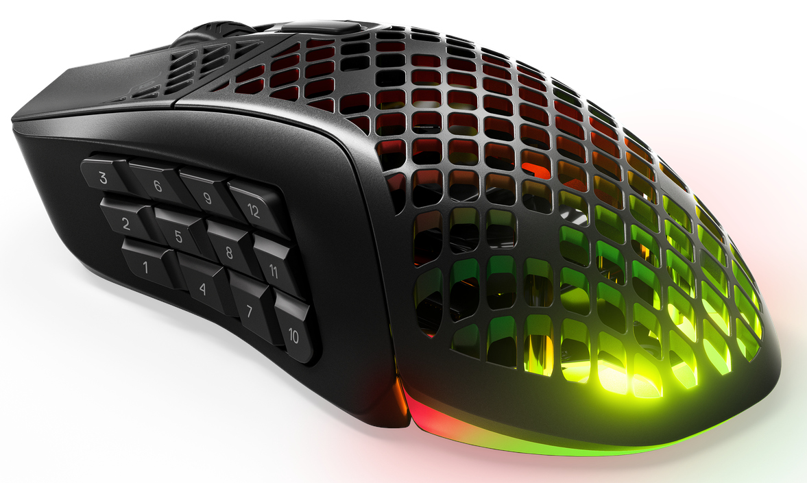 Een zwarte gamingmuis met veel knoppen. Het heeft een honingraatontwerp en RGB-verlichting.