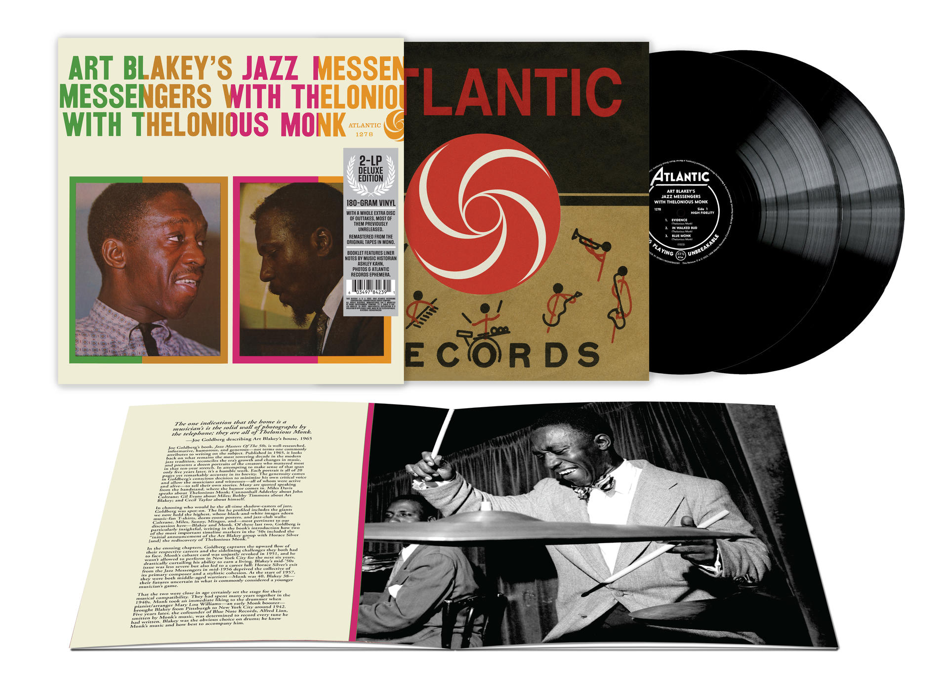 Albumcover mit Jazzmusikern. Zwei Schallplatten befinden sich rechts.