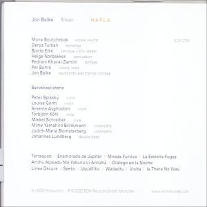 Weißer Hintergrund mit Musik-CD mit Text, Auflistung von Musik-Credits und Songtiteln.