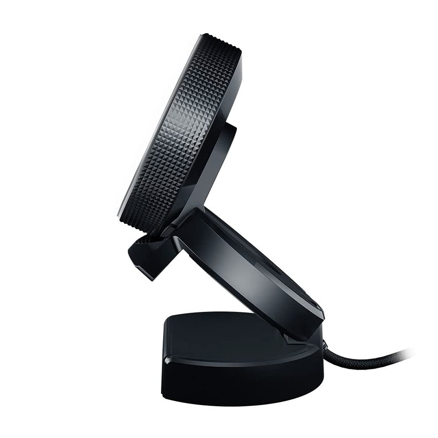 Webcam nera con design angolato e supporto su una superficie bianca.