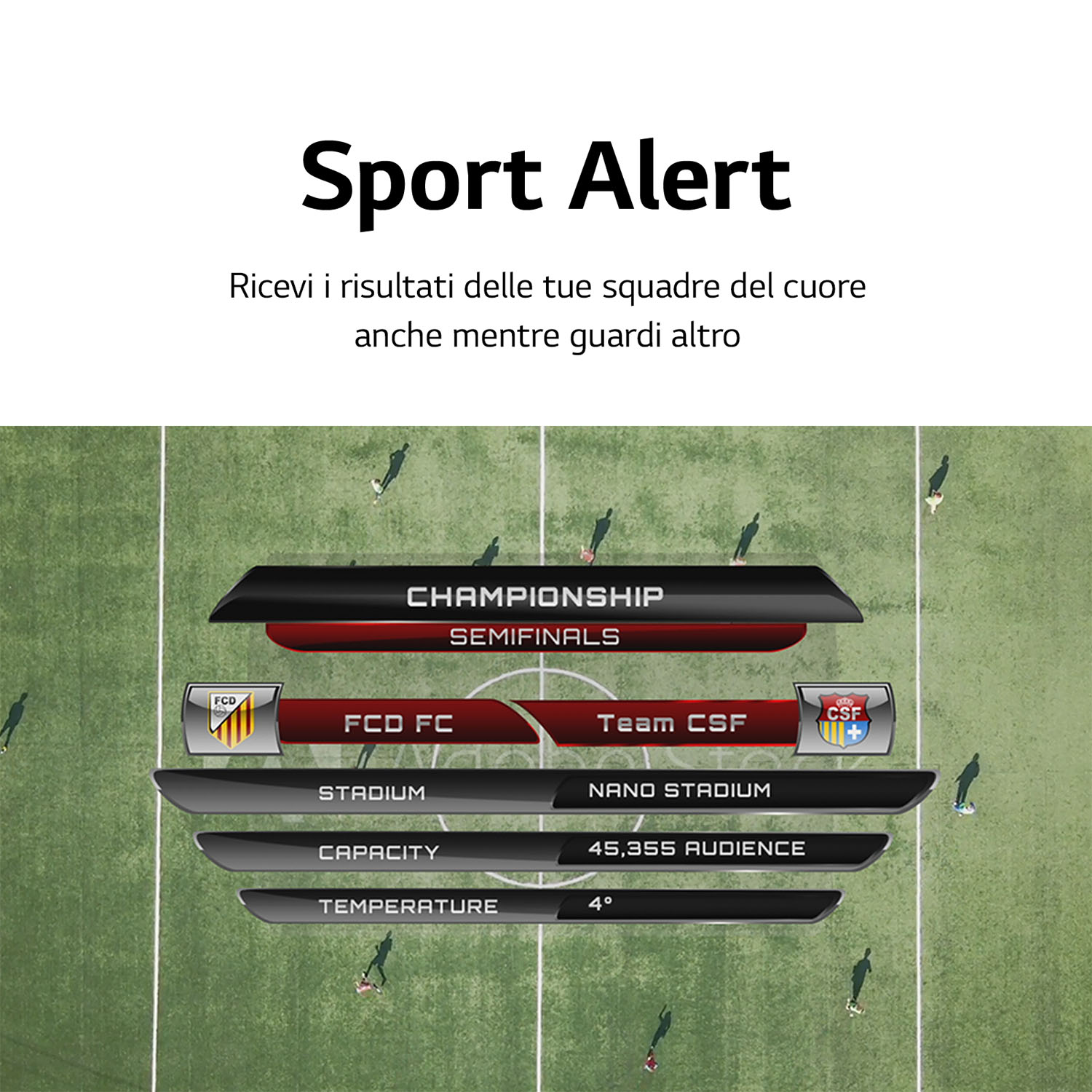 Campo di calcio con tabellone e sagome di giocatori.