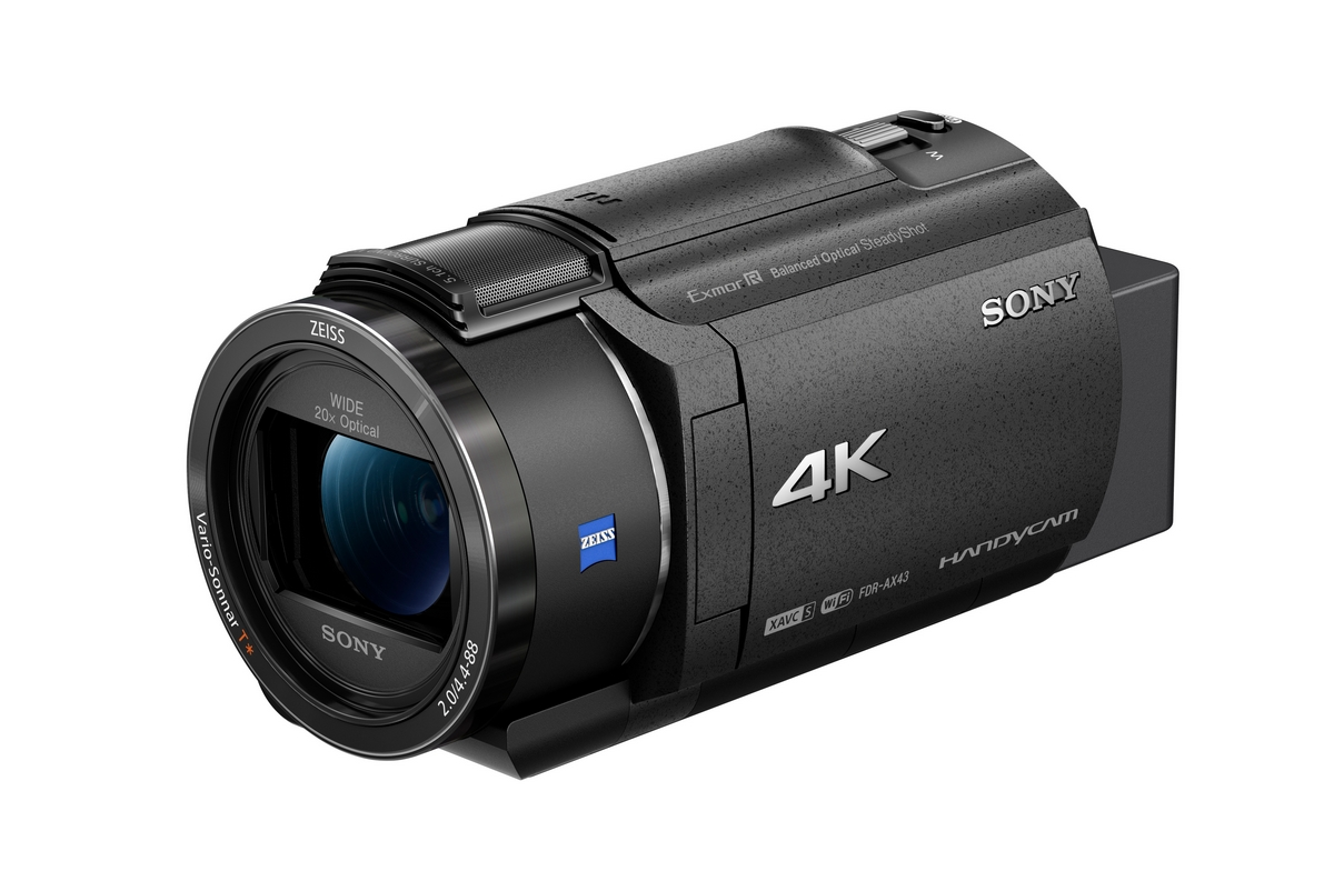 Una Sony 4K Handycam negra con una lente y vista gran angular.