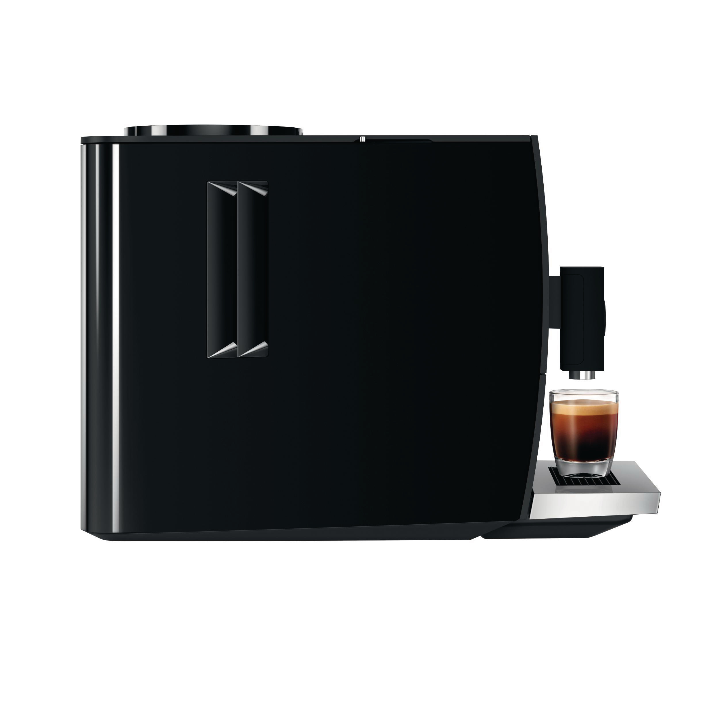 Schwarze Kaffeemaschine mit einem Glas Kaffee. Es hat ein Tablett aus Edelstahl.