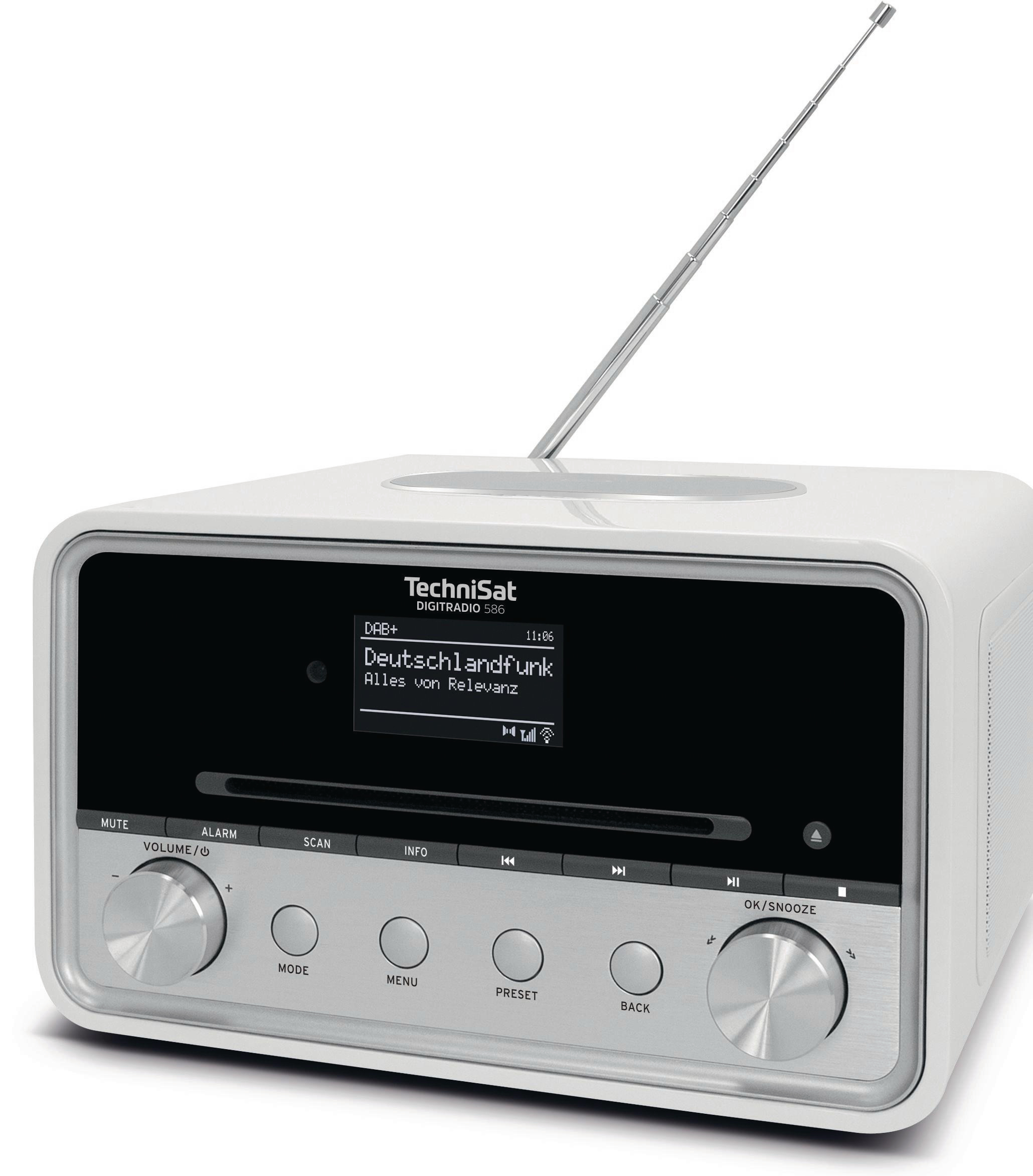 Ein weißes Technisat DAB+ Radio mit Display, das Radiosenderinformationen anzeigt, und einer Teleskopantenne.