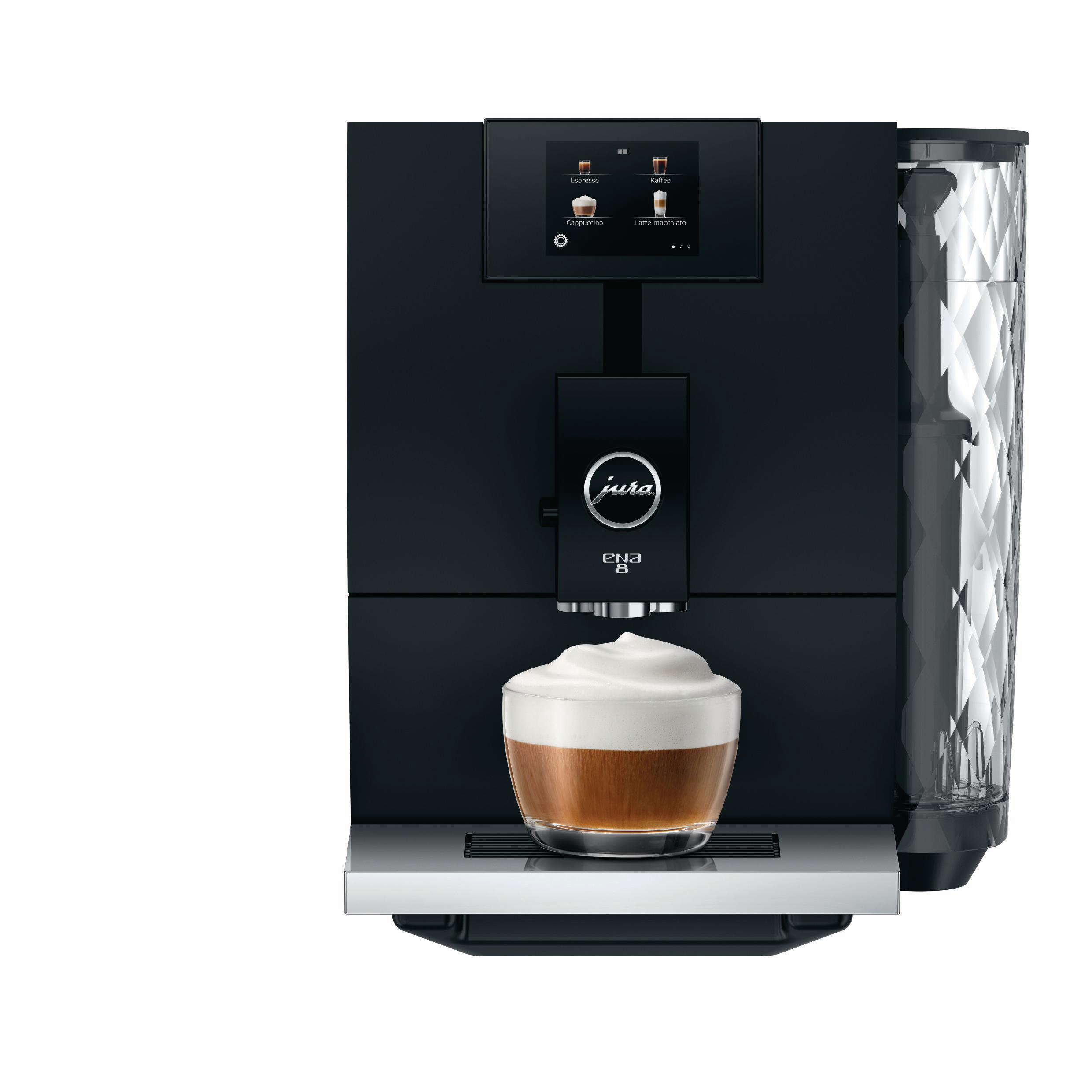 Schwarze Jura ENA 8 Kaffeemaschine mit Cappuccino, Glas Kaffee. Weißer Hintergrund.