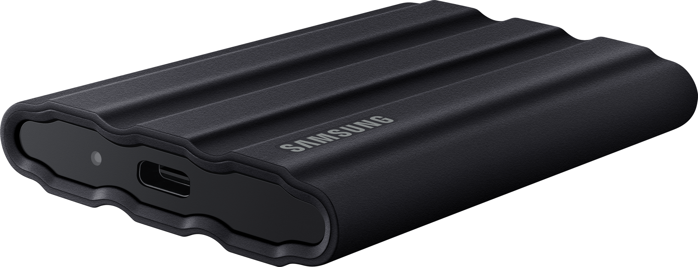 Schwarze tragbare Festplatte von Samsung. USB-C-Anschluss. Schwarzer Hintergrund.