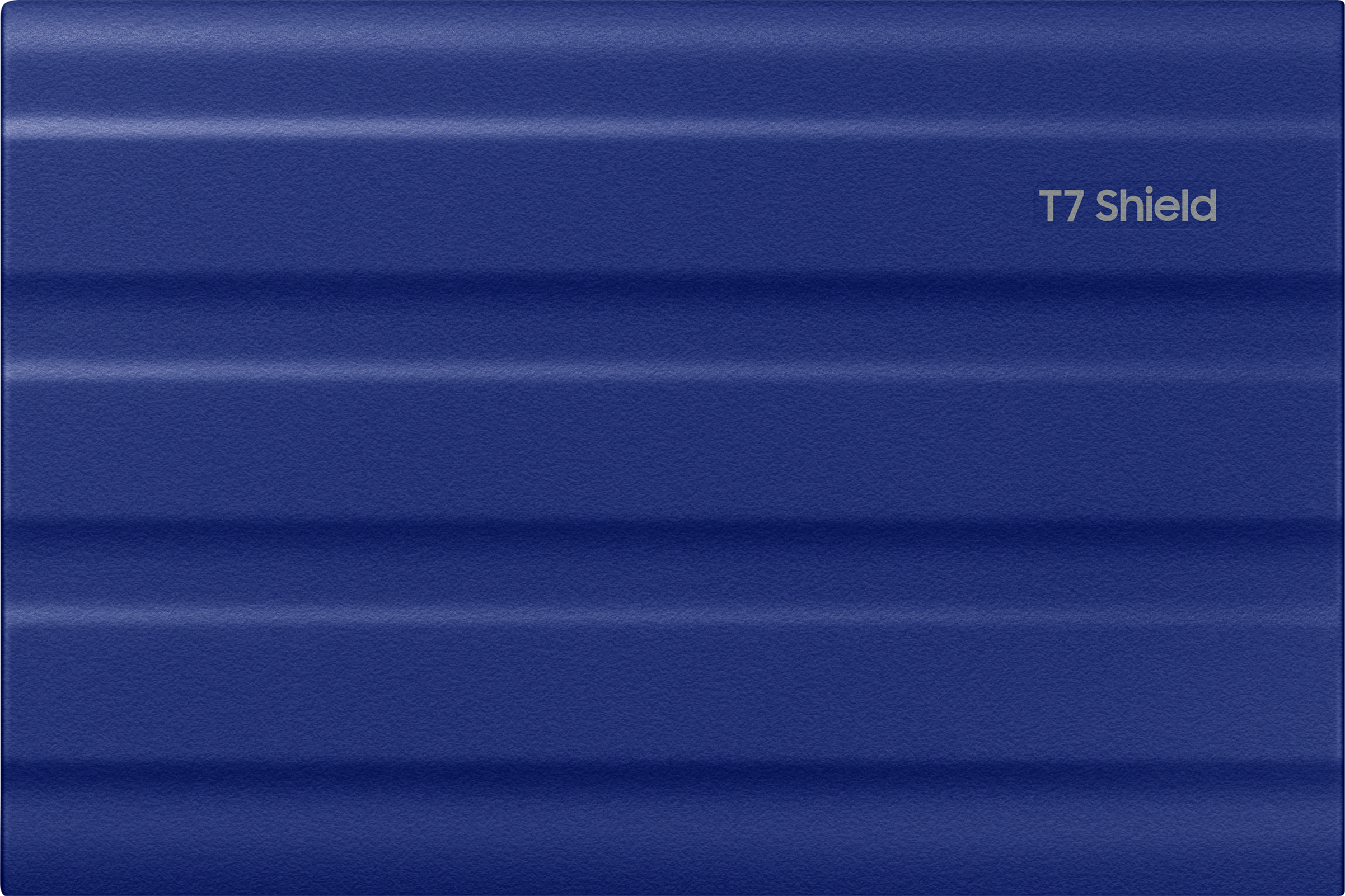 Gros plan sur un disque dur portable rectangulaire bleu texturé avec du texte blanc.