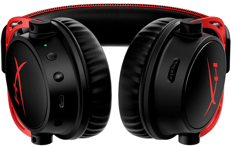 Casque de jeu noir et rouge avec microphone et boutons de contrôle.