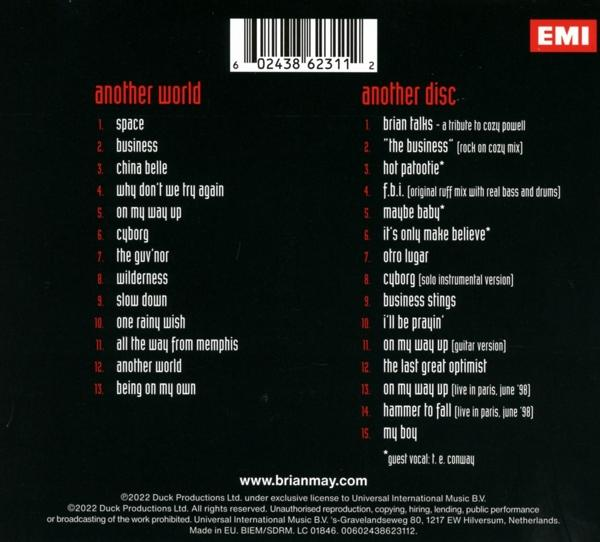 CD-Cover mit Titelliste und Text auf Englisch. Der Hintergrund ist dunkelrot.