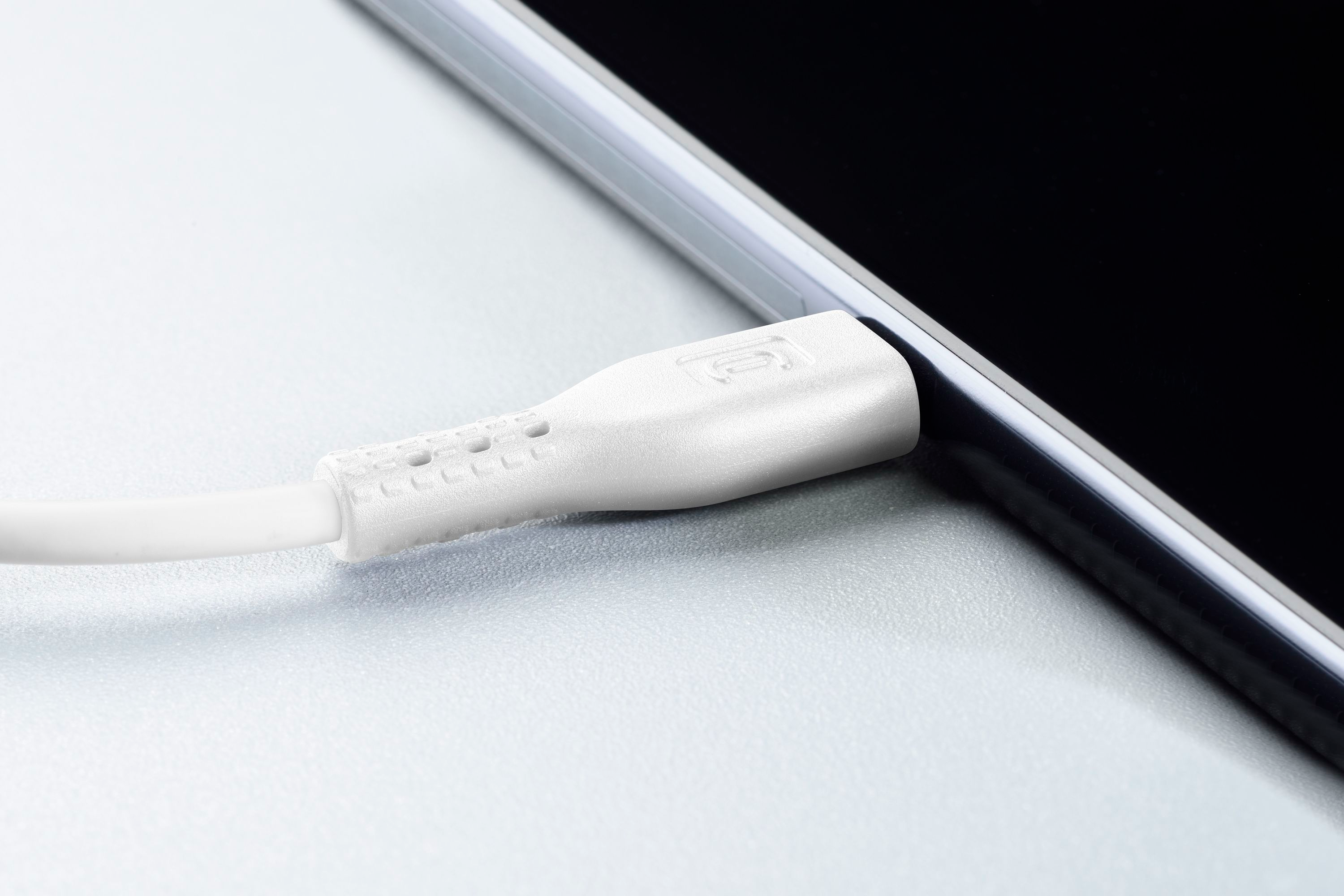 CELLULAR LINE USBDATAC2LMFITAB2W - Câble USB-C vers Lightning (Blanc)