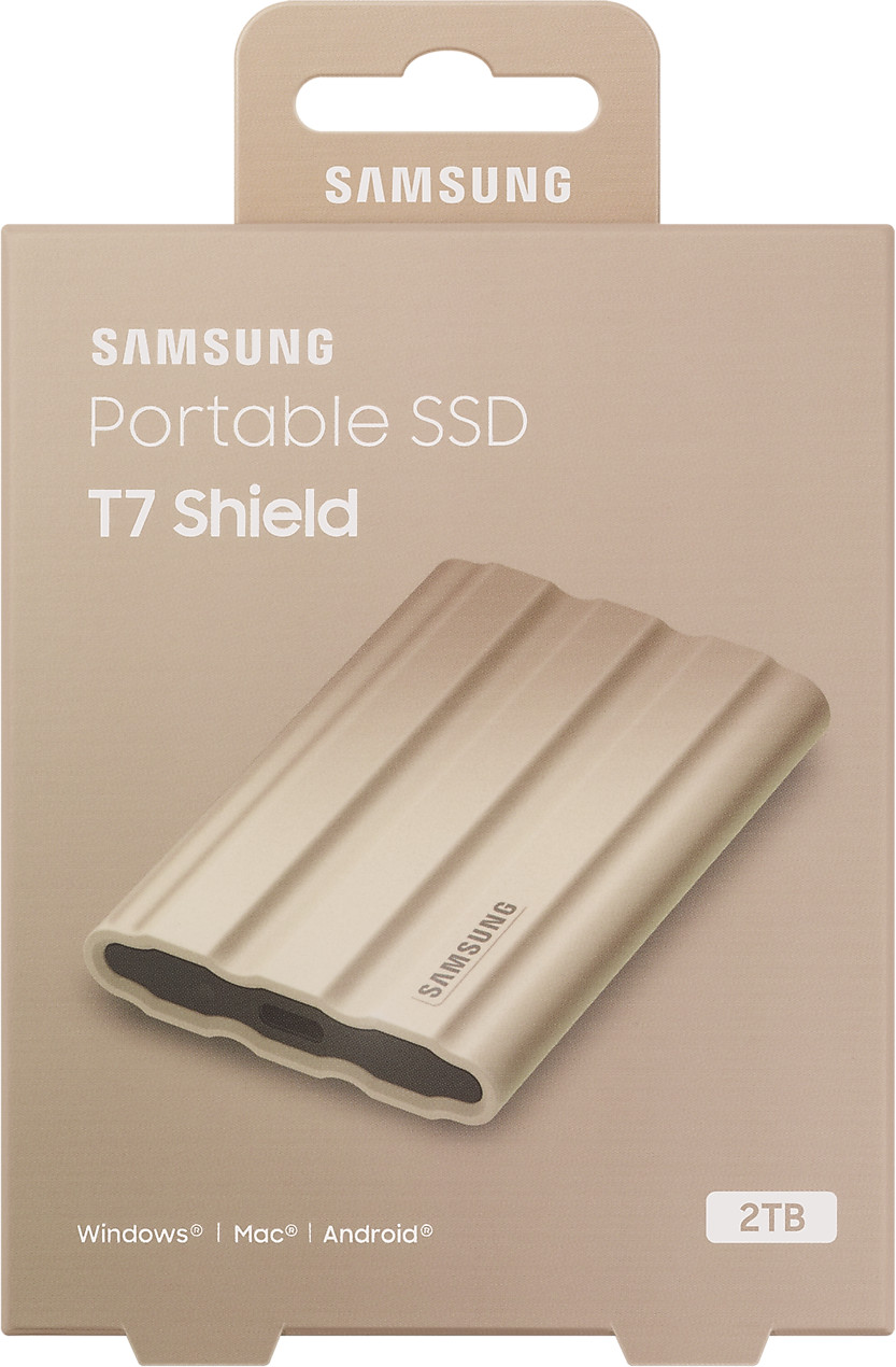 Een zilveren draagbare SSD in de doos, met het Samsung-logo. Witte achtergrond.