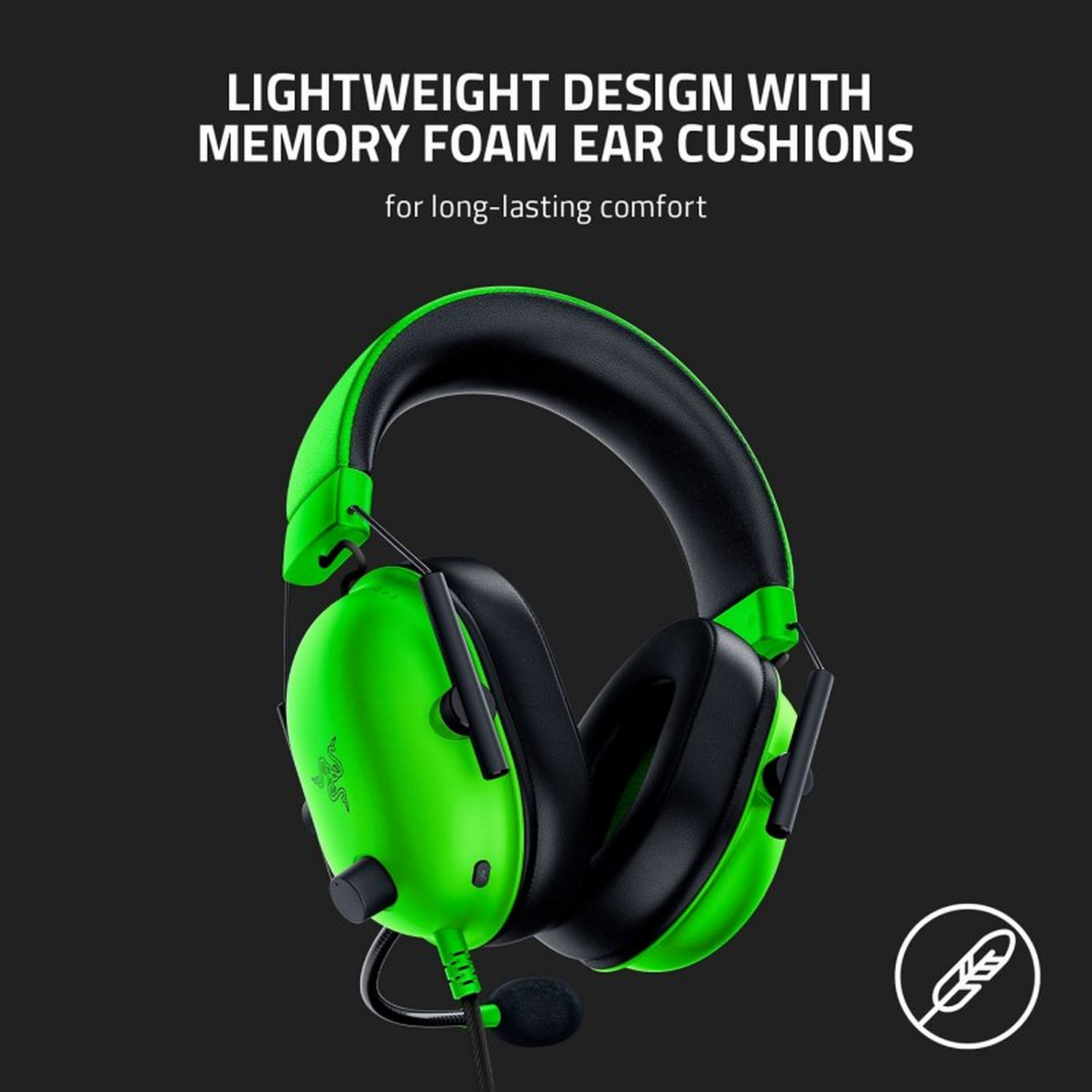 Auriculares gaming verdes y negros con micrófono, sobre fondo negro y texto.