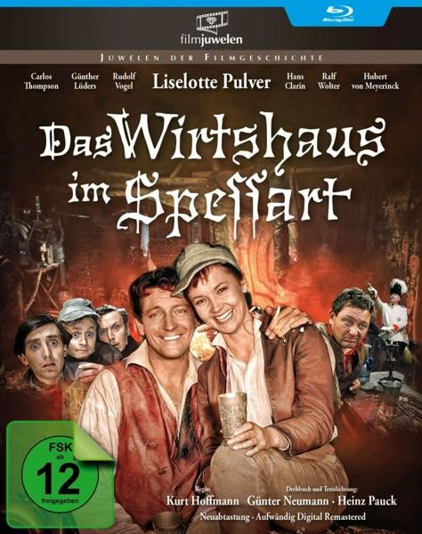 Ein Filmcover mit einem lächelnden Paar. Mehrere Personen sind im Hintergrund. Text auf dem Cover.