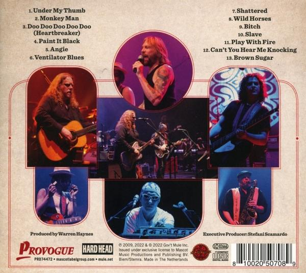 Ein CD-Cover mit Bandmitgliedern und Titelliste.