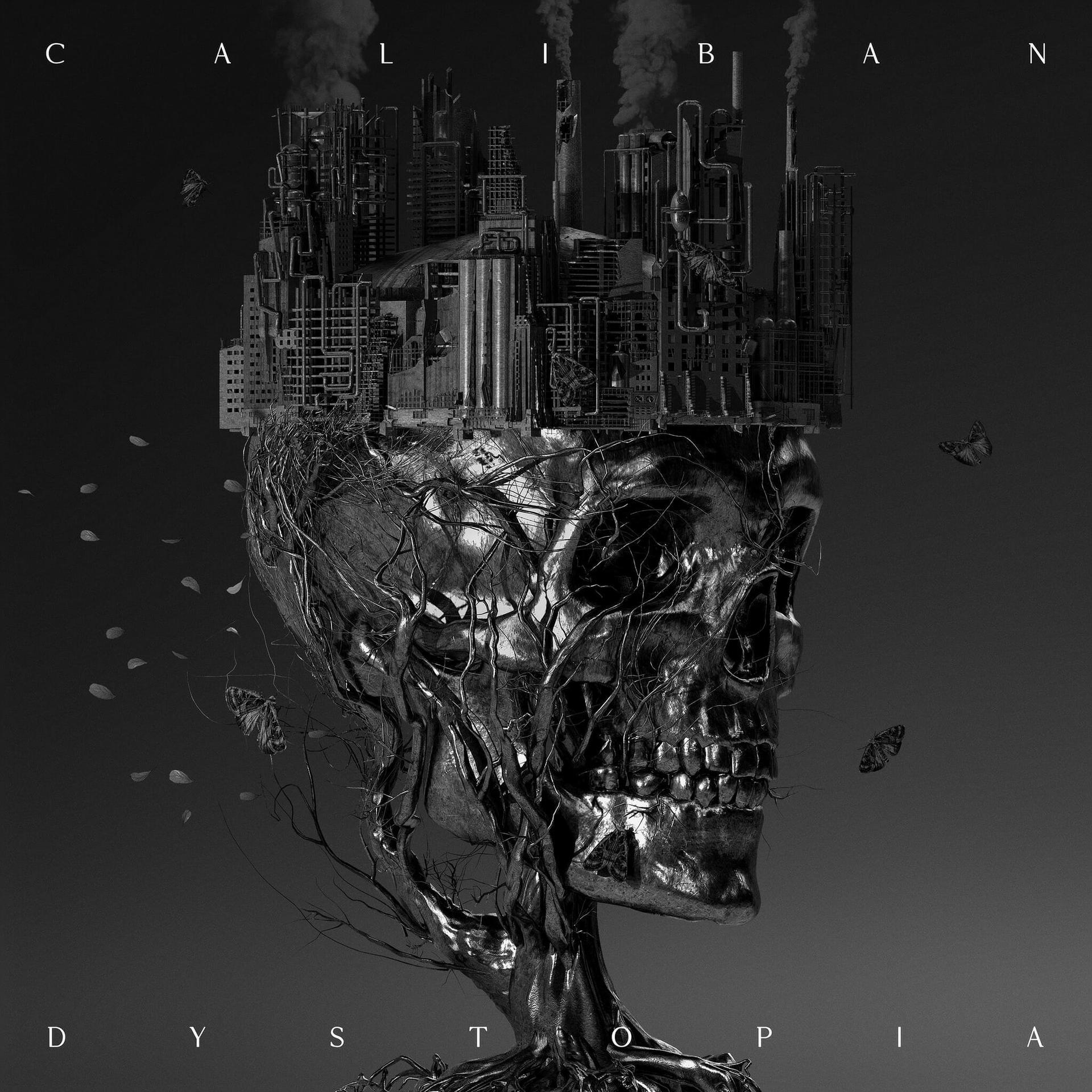 Albumcover: Caliban, Dystopia, schädelartiger Kopf mit Stadt und Schornsteinen im Hintergrund.