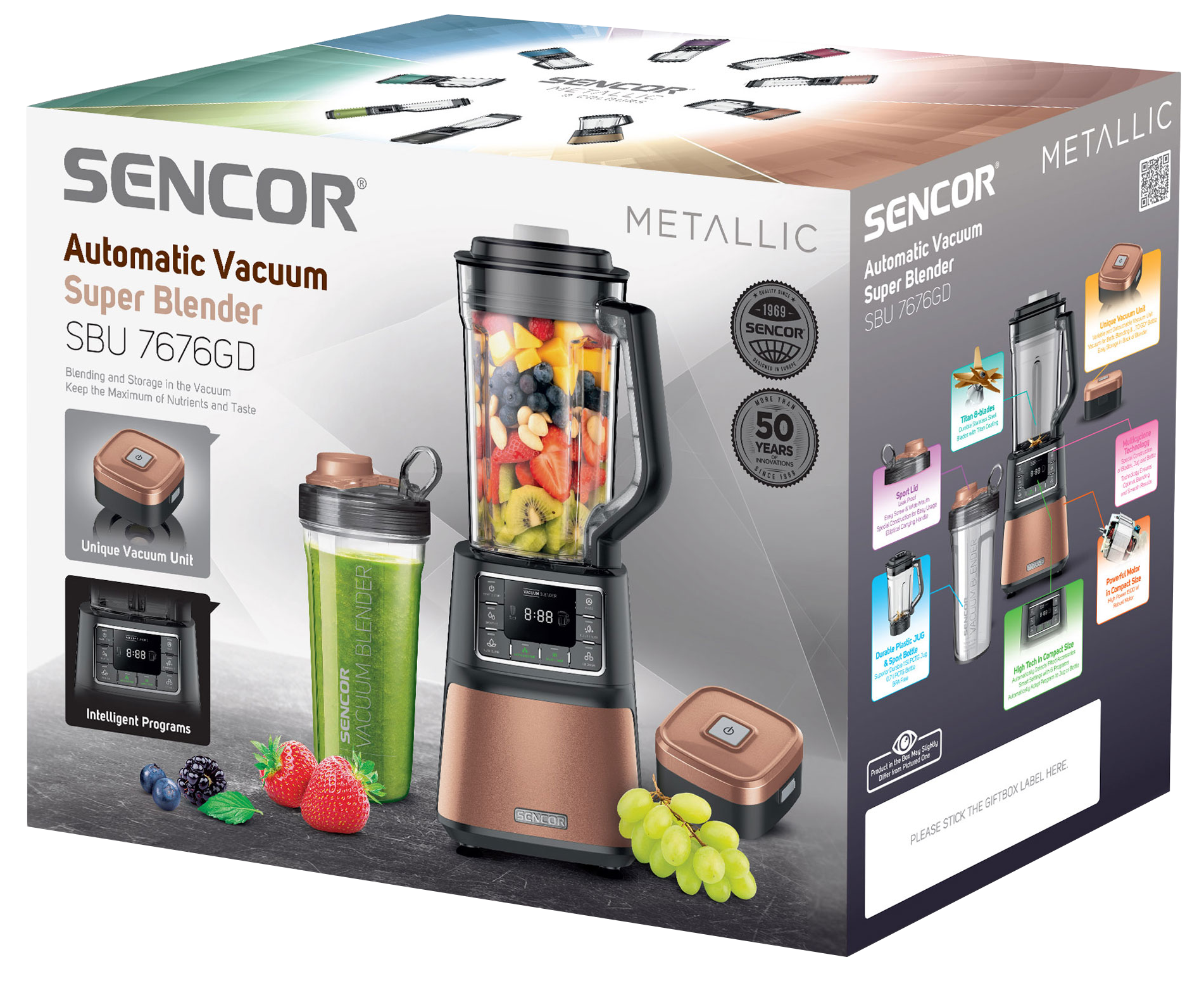 SENCOR Automatic Vacuum Super Blender SBU 7676GD doboz, turmixgép, gyümölcsökkel és egy pohárral.