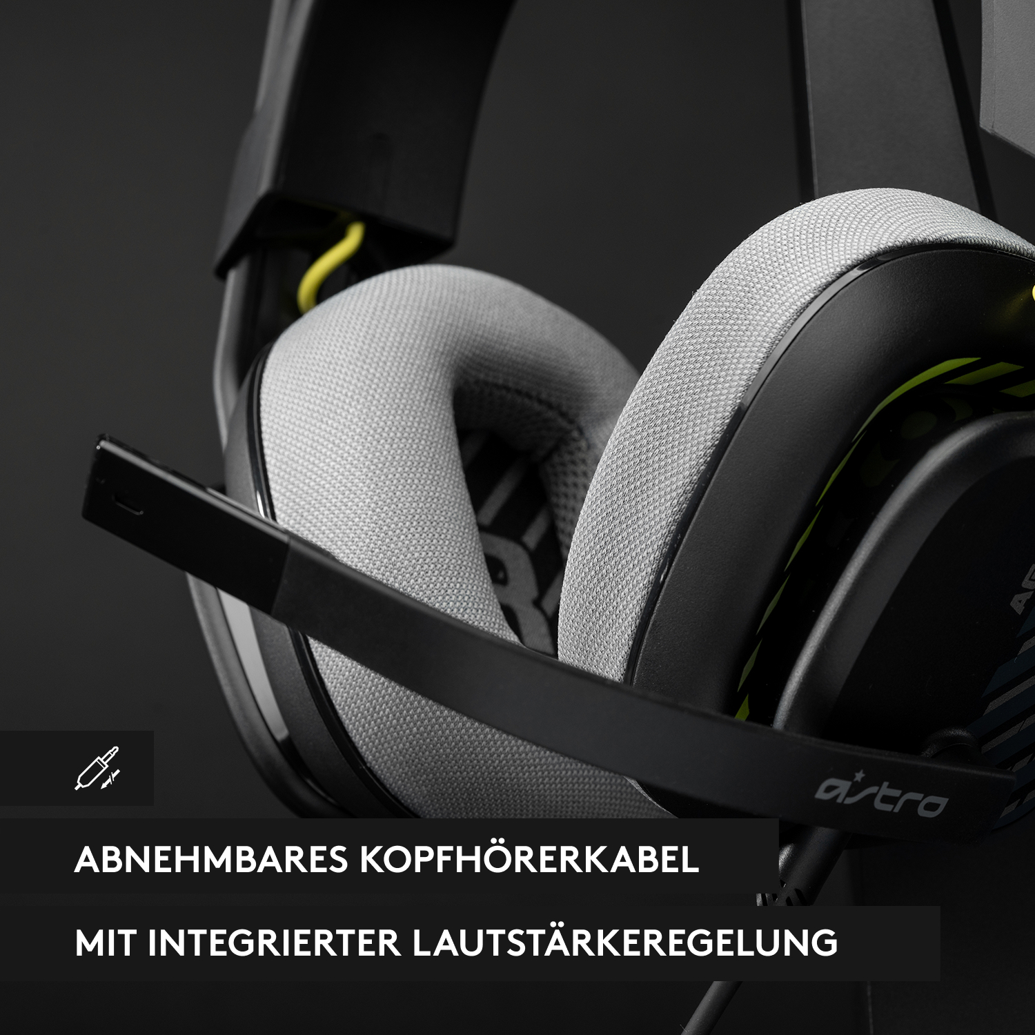 Schwarzes Gaming-Headset mit Mikrofon, Text beschreibt Funktionen.