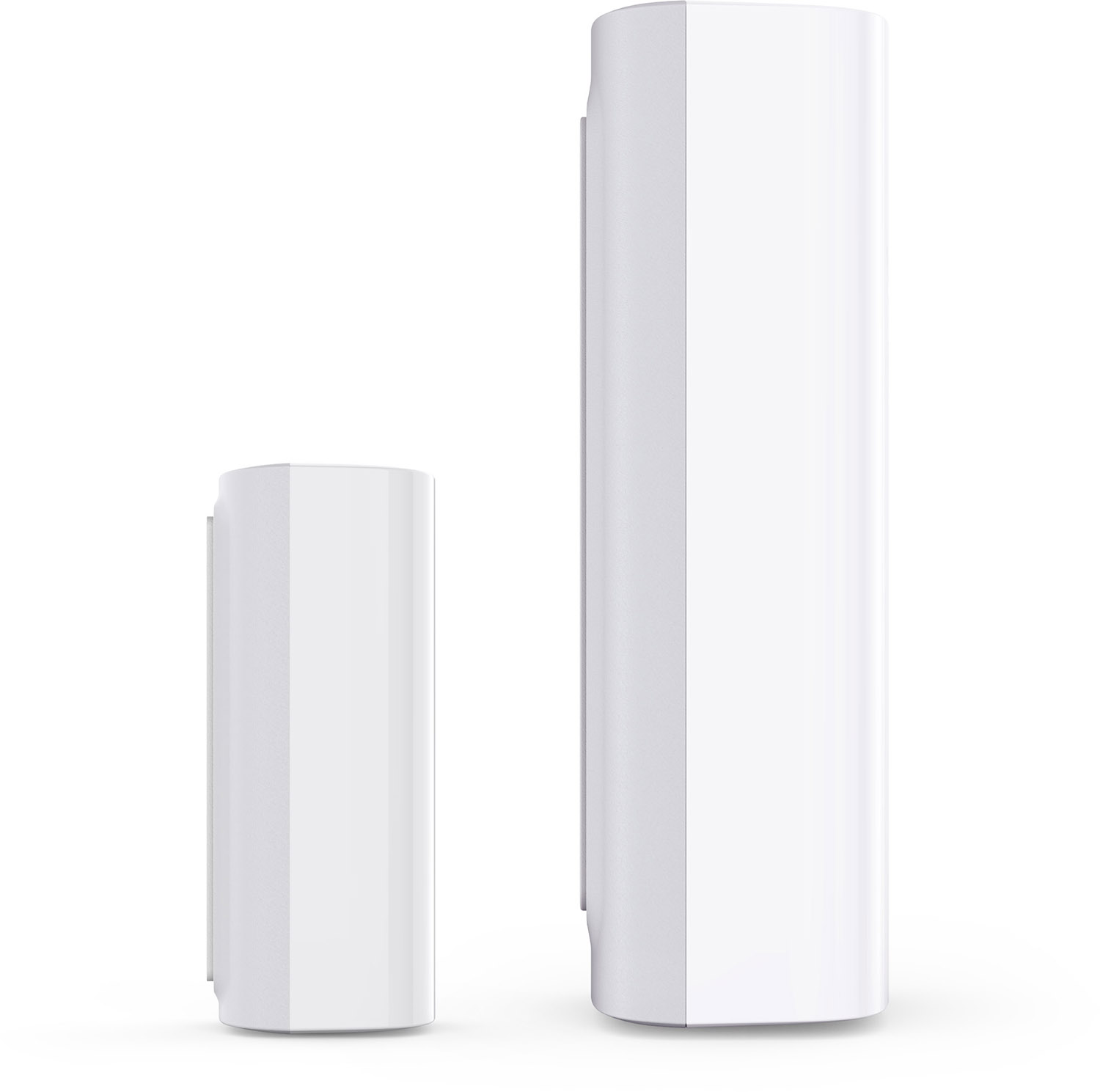 Twee witte cilindrische apparaten, de ene hoger dan de andere, op een wit oppervlak.