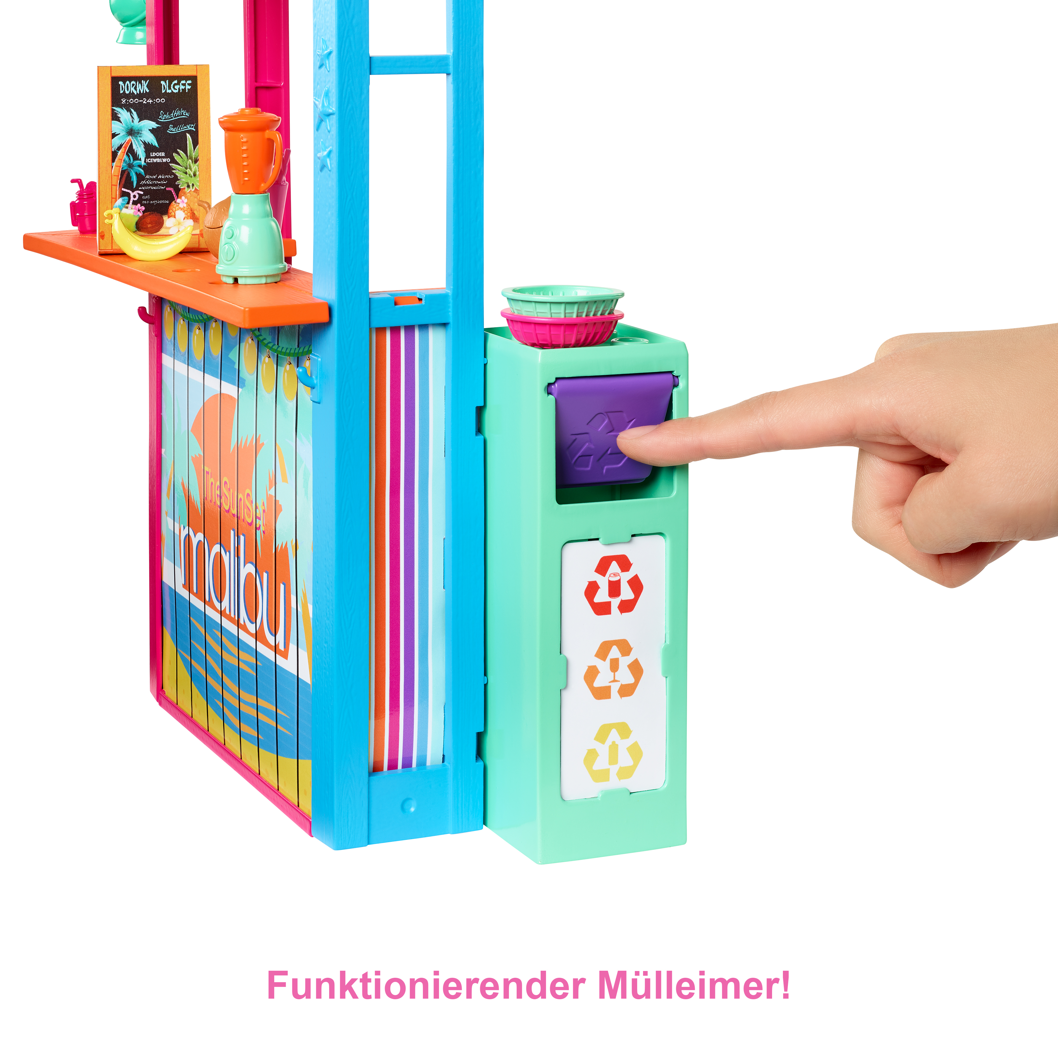 Ein farbenfrohes Malibu-Spielset mit Mülleimer. Hand drückt die Taste des Recyclingbehälters.