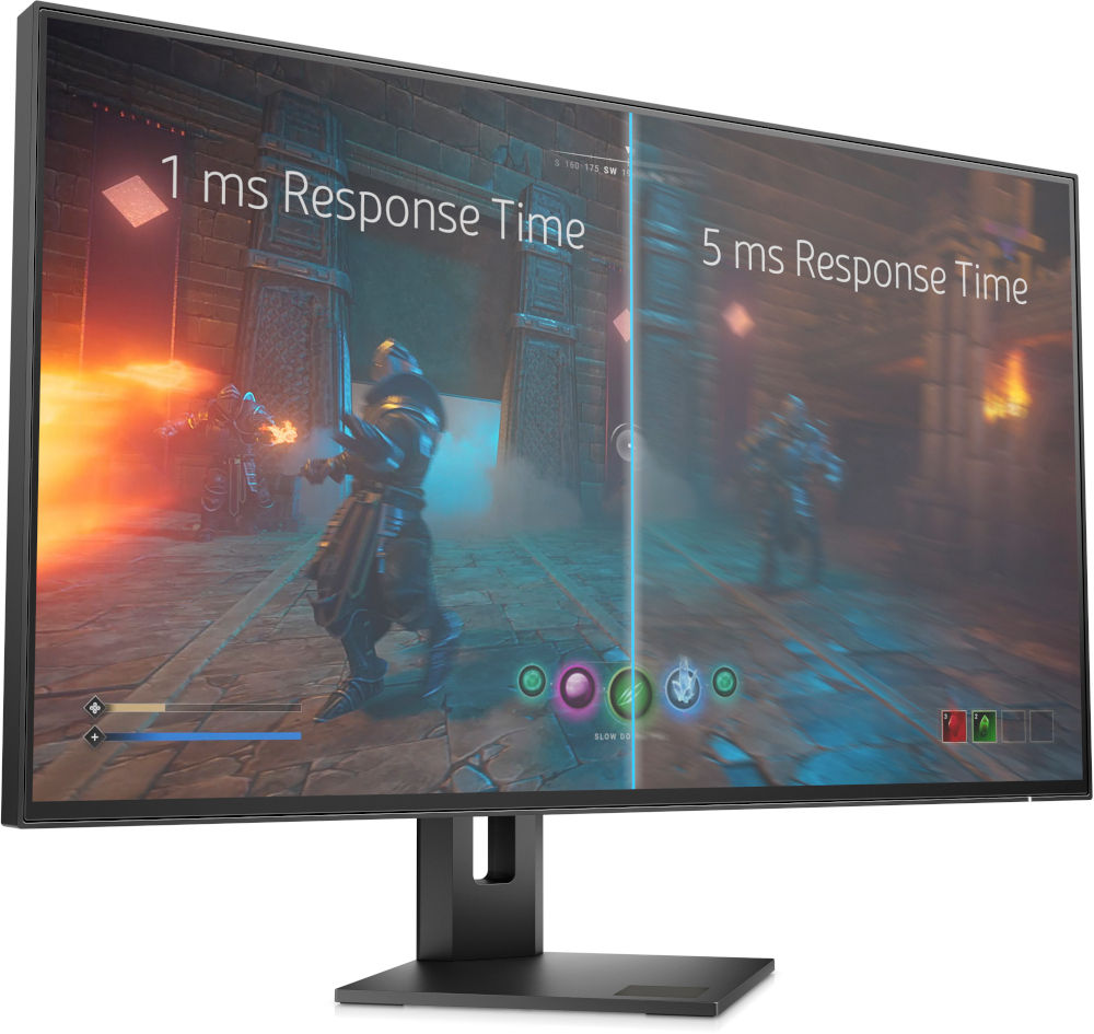 Een monitor toont een vergelijking van spelscènes. 1ms vs 5ms responstijd.