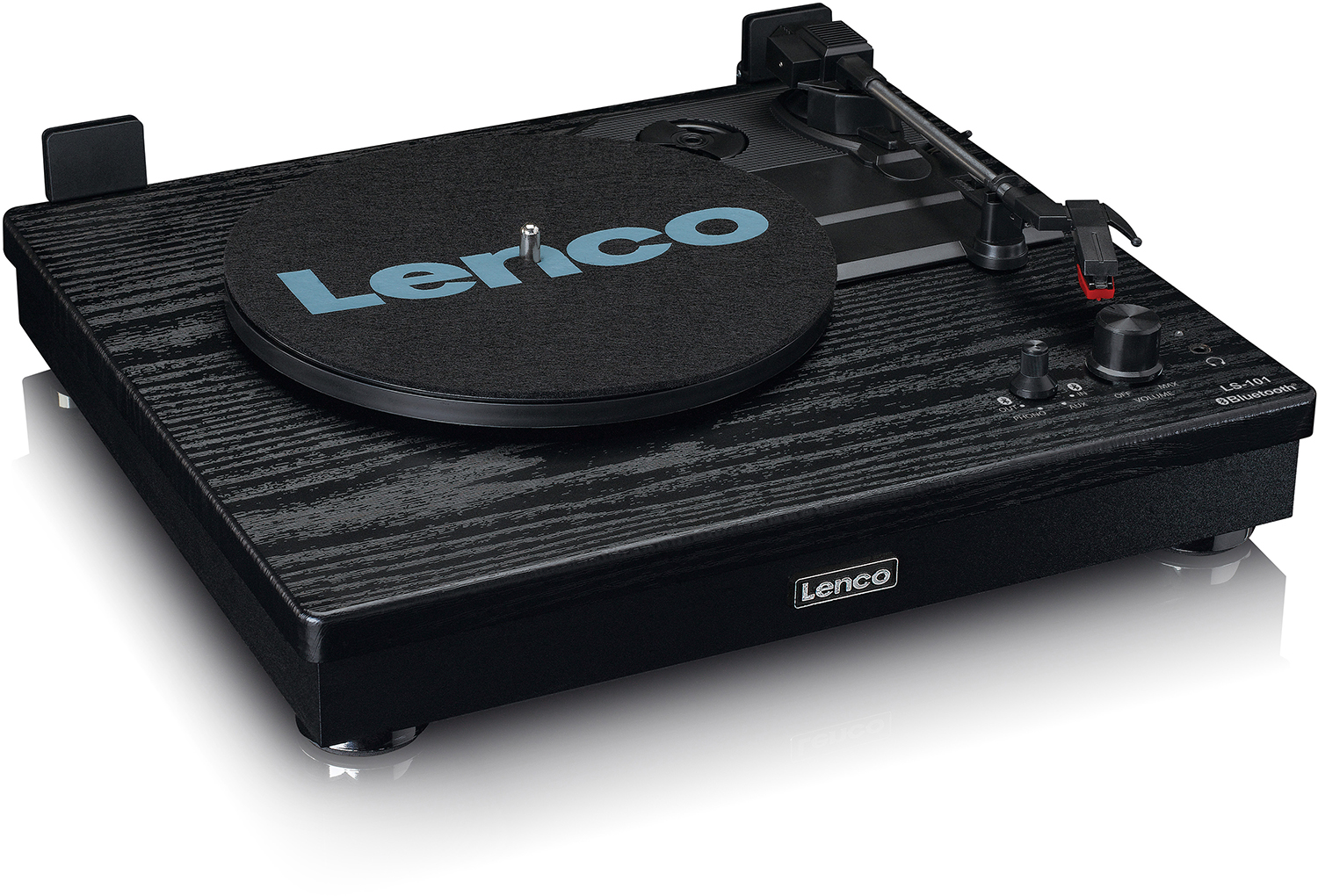 Een zwarte Lenco platenspeler met houtnerf. Er ligt een zwarte vinylplaat op en een blauw logo.
