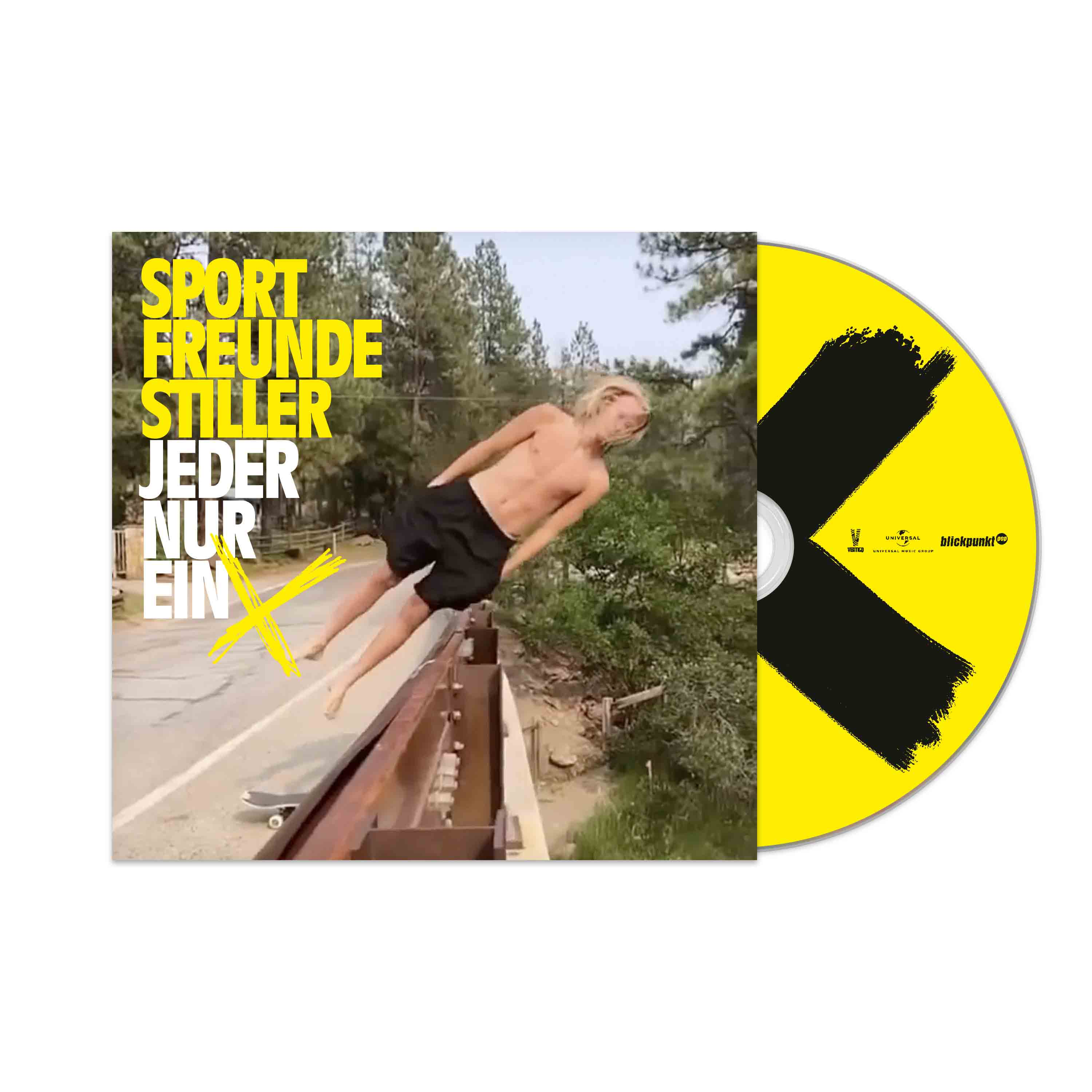Ein Mann springt von einer Brücke auf eine Autobahn. Auf der rechten Seite befindet sich ein CD-Cover.